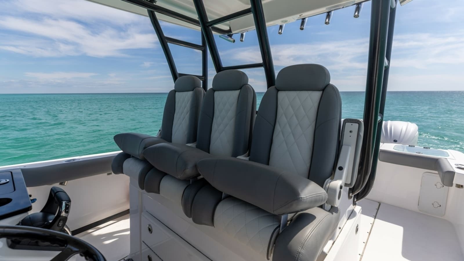 2023 Everglades 365 CC-