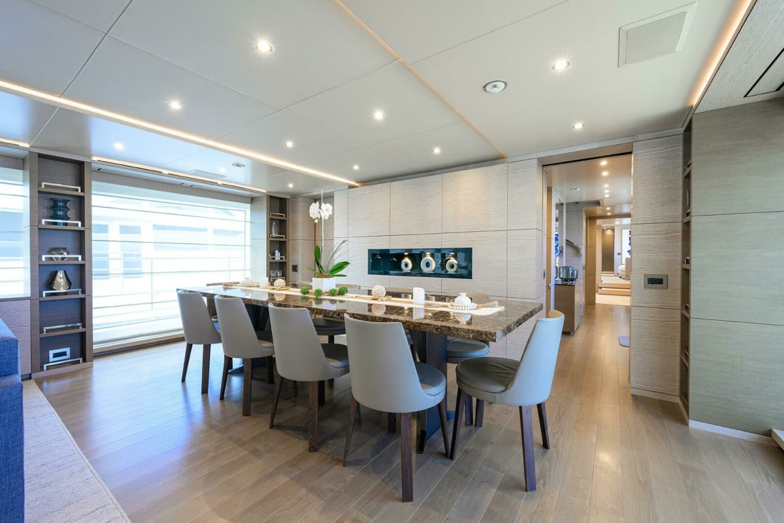 Benetti 132 - Cofina - Interior Dining