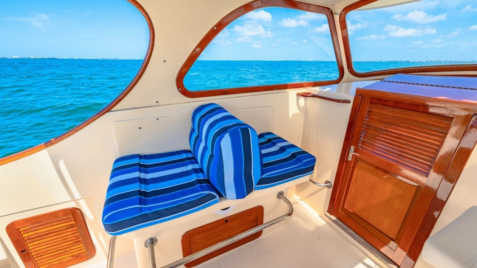 1998 36 Hinckley Picnic Boat Cockpit