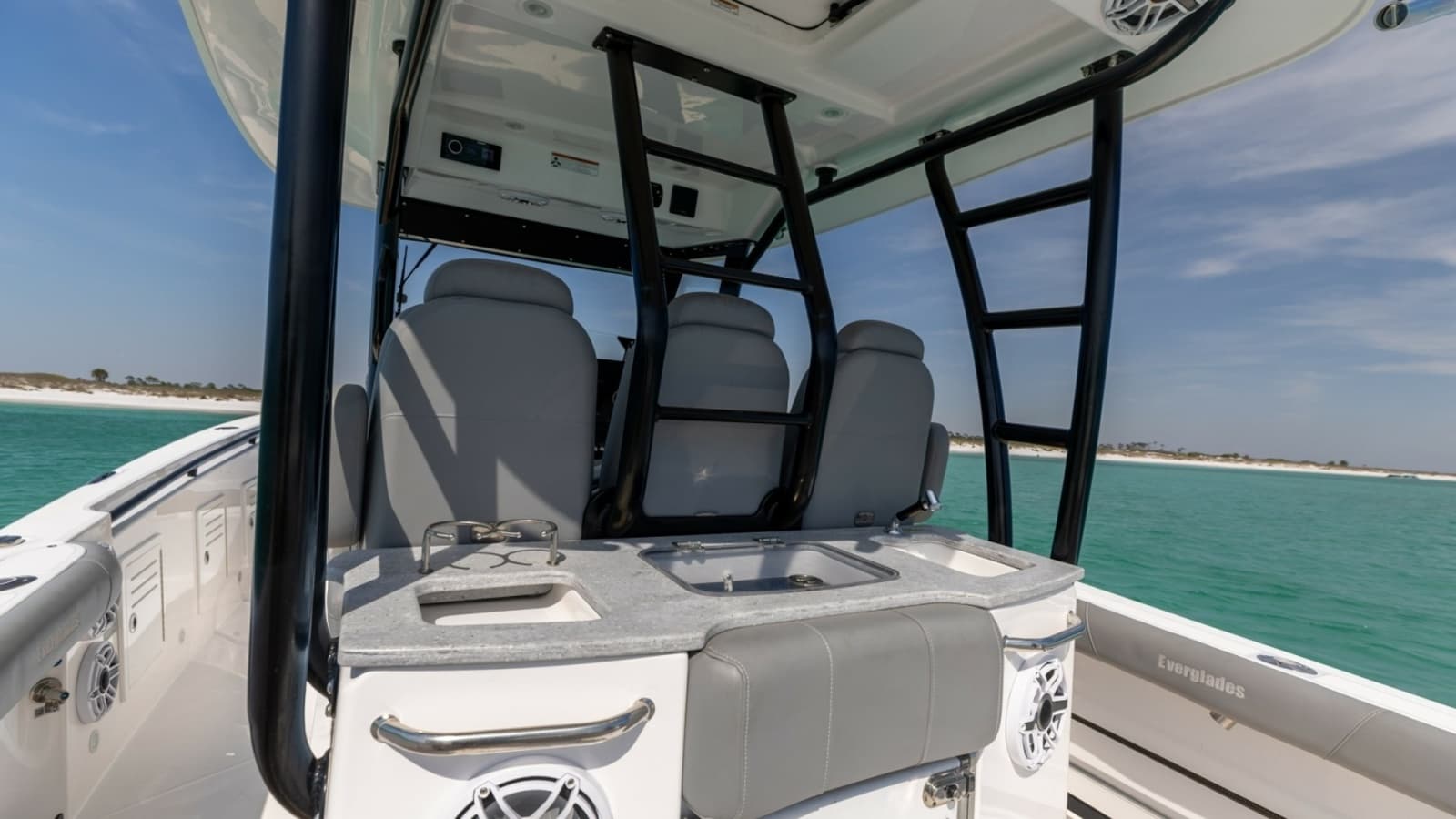 2023 Everglades 365 CC-