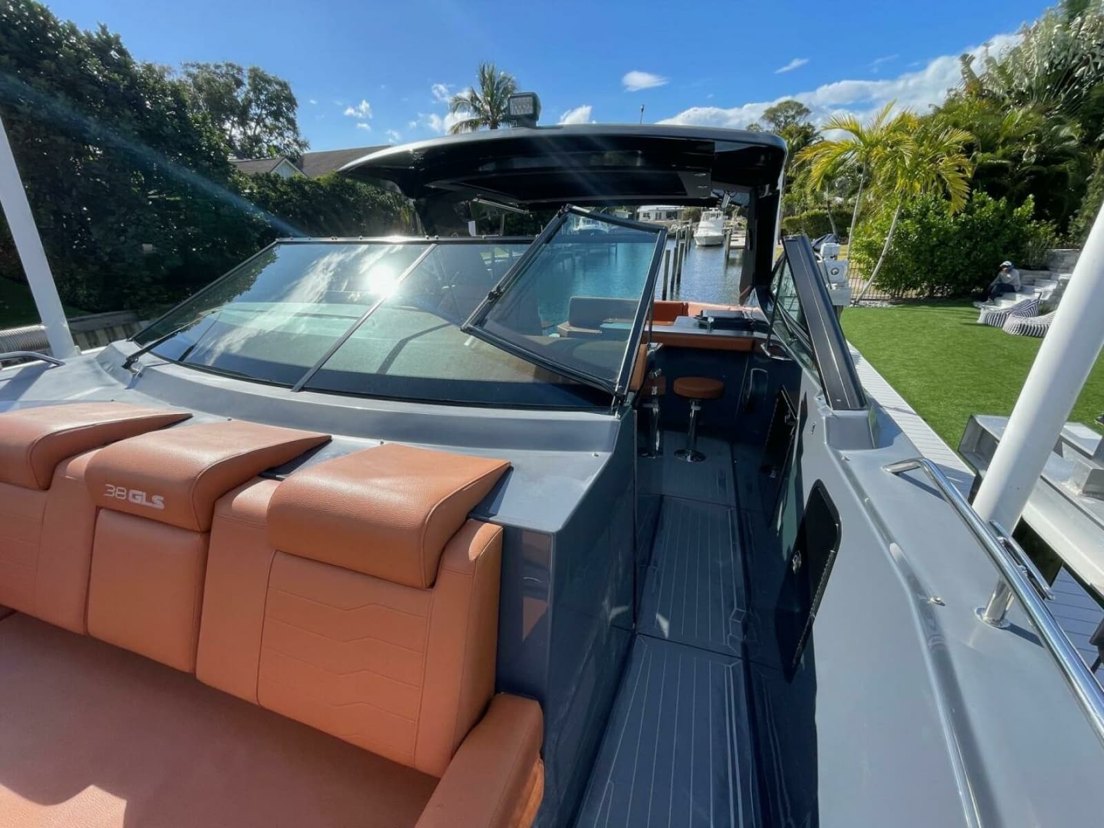 Cruisers Yachts 38 GLS -