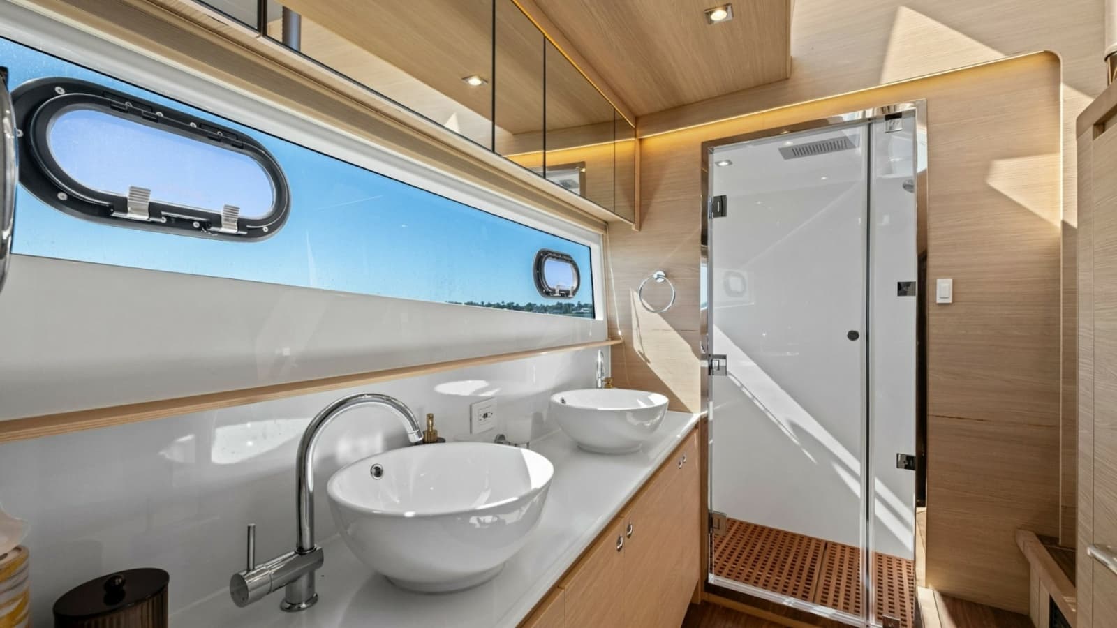 2022 54 Aquila Powercat 'Remarkable I'