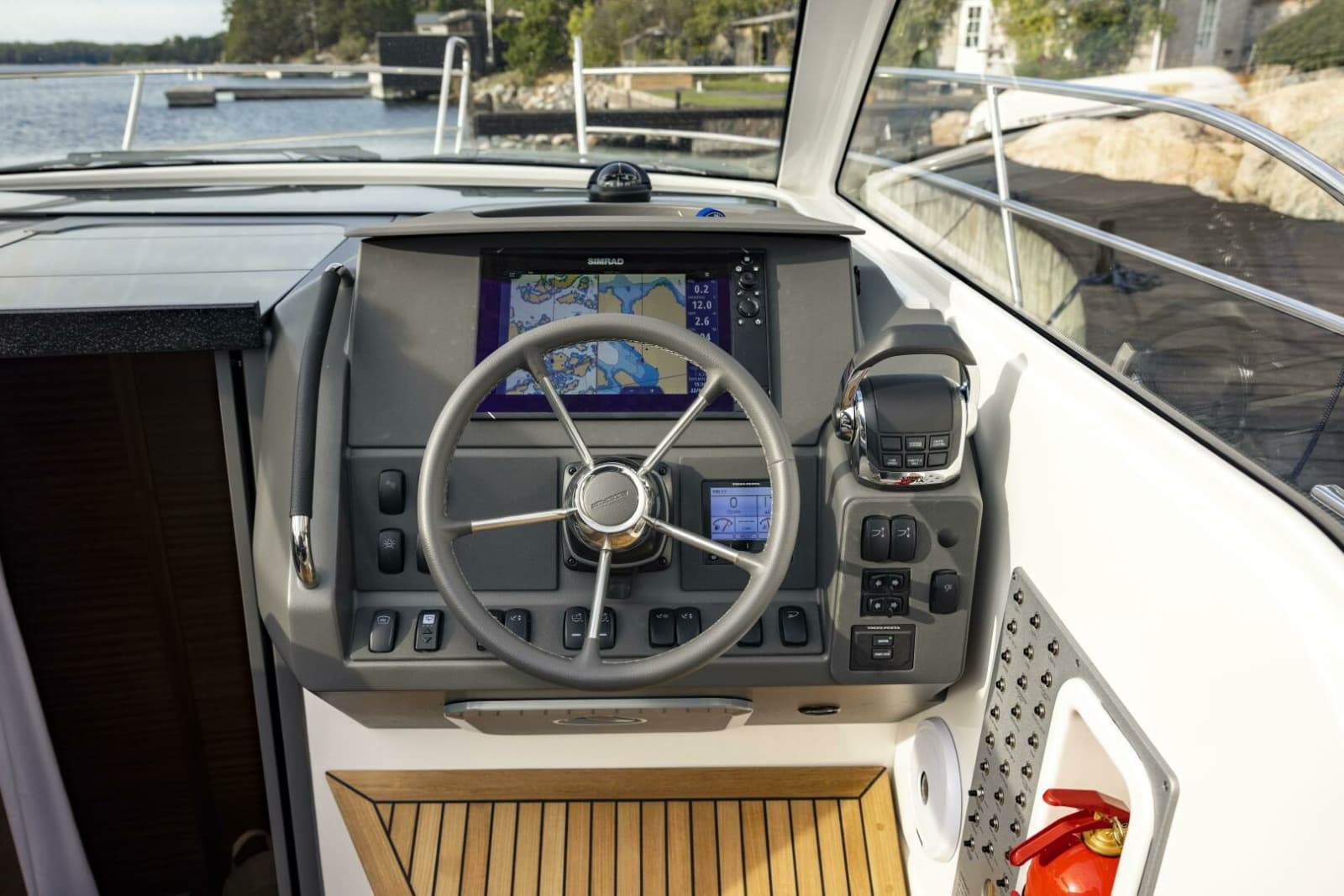 Nimbus 305 Drophead Helm