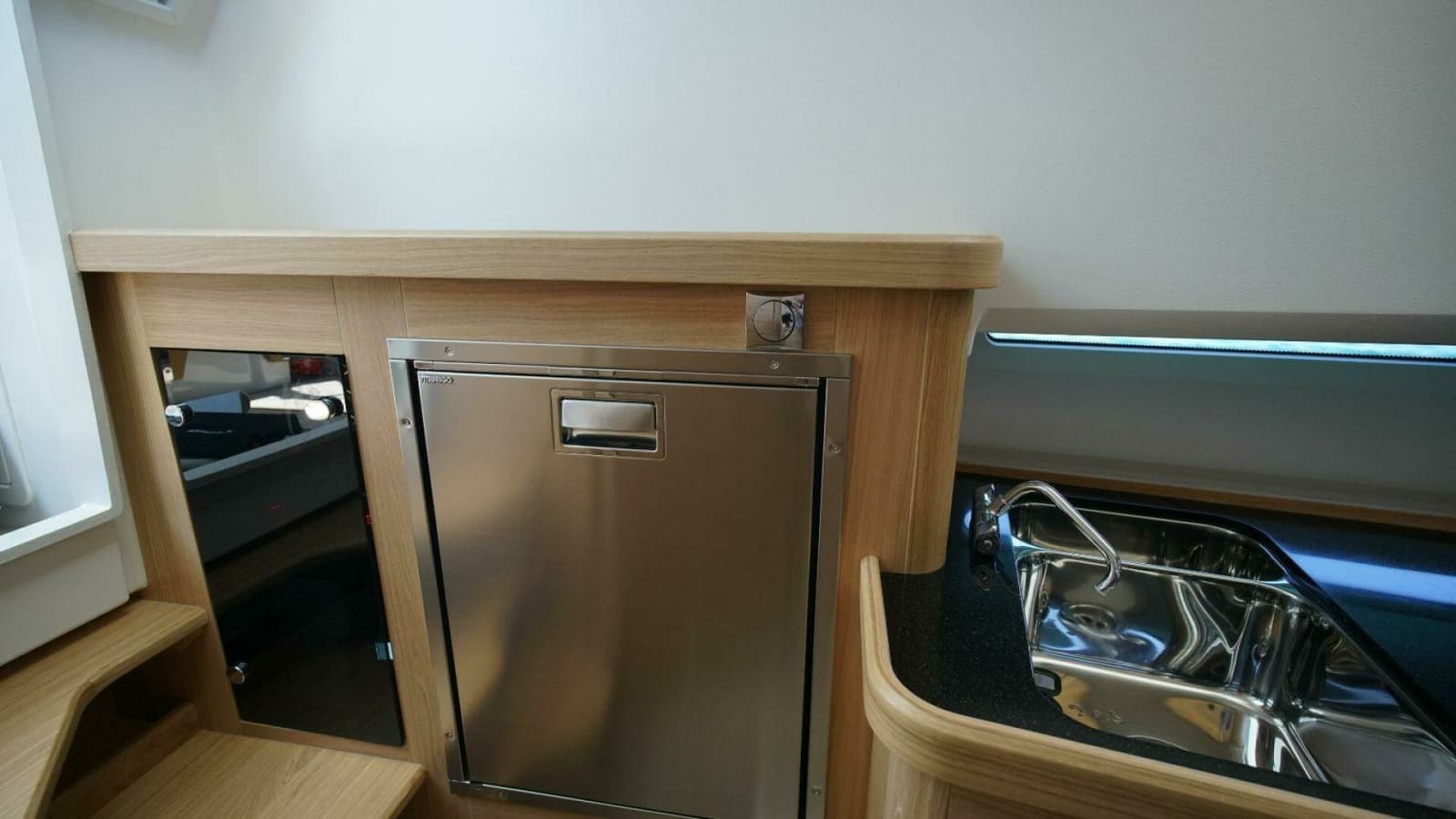 Nimbus Commuter 11 - Fridge