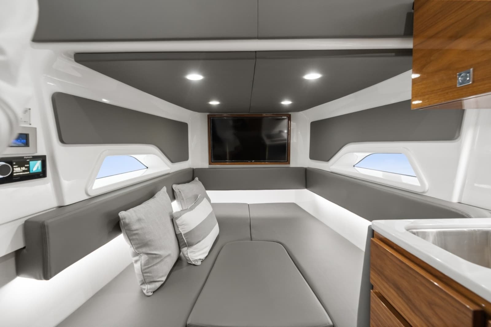 2027 Valhalla Boatworks V-46