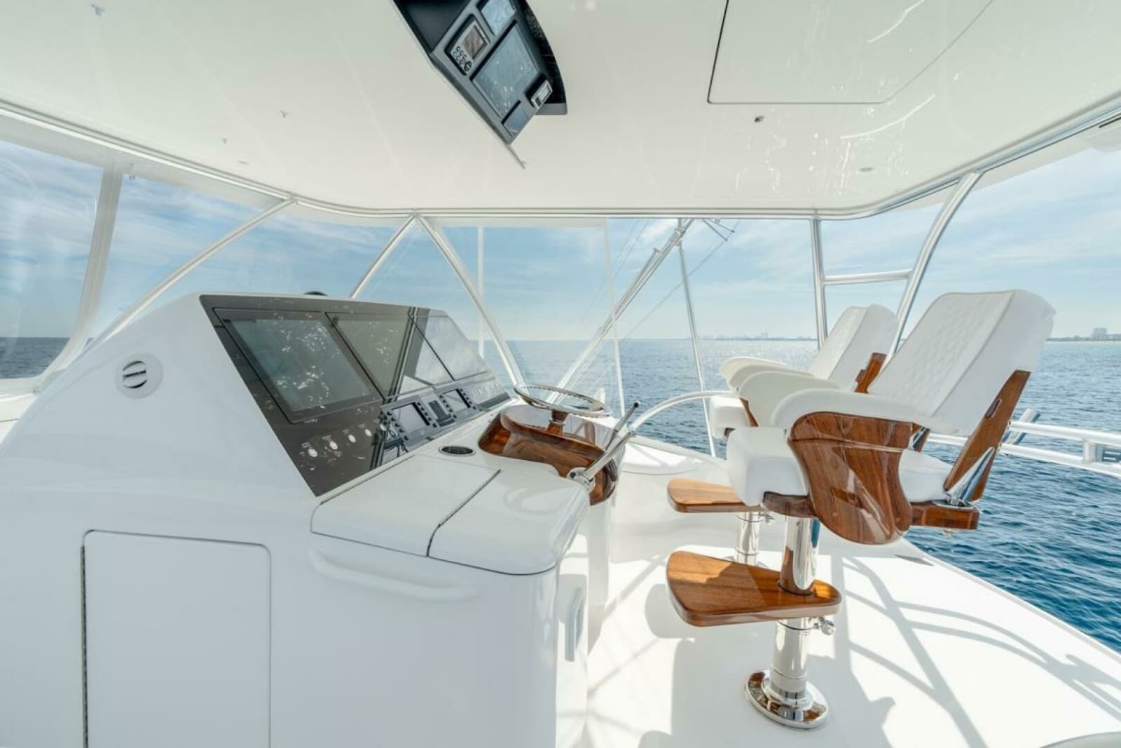 Viking 64 - Helm