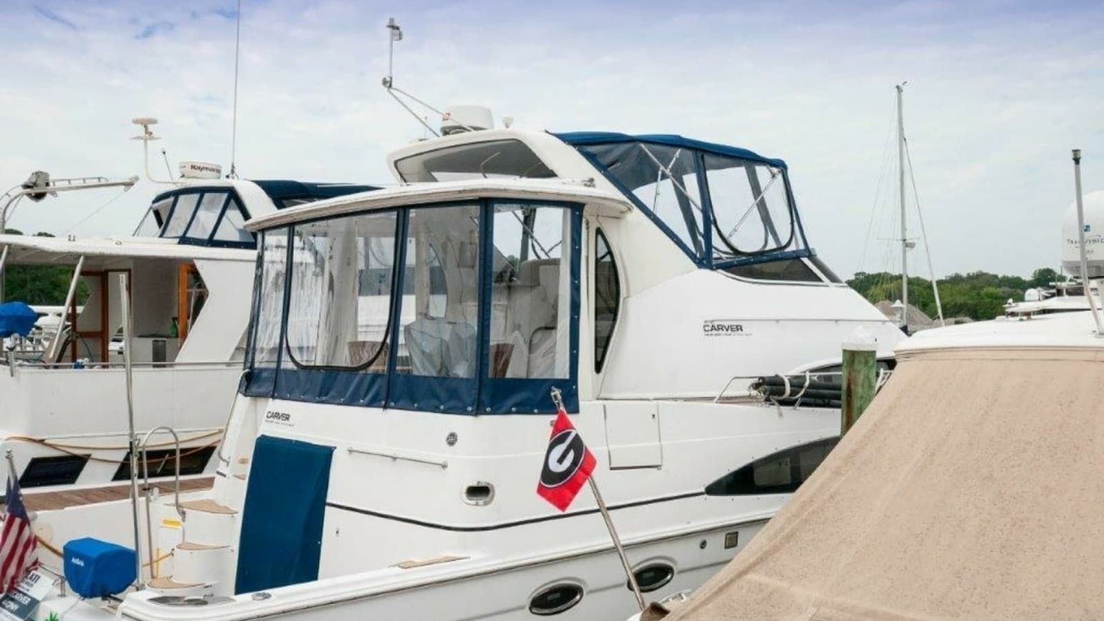 2002 Carver 444 CPMY- Graham's Enterprise