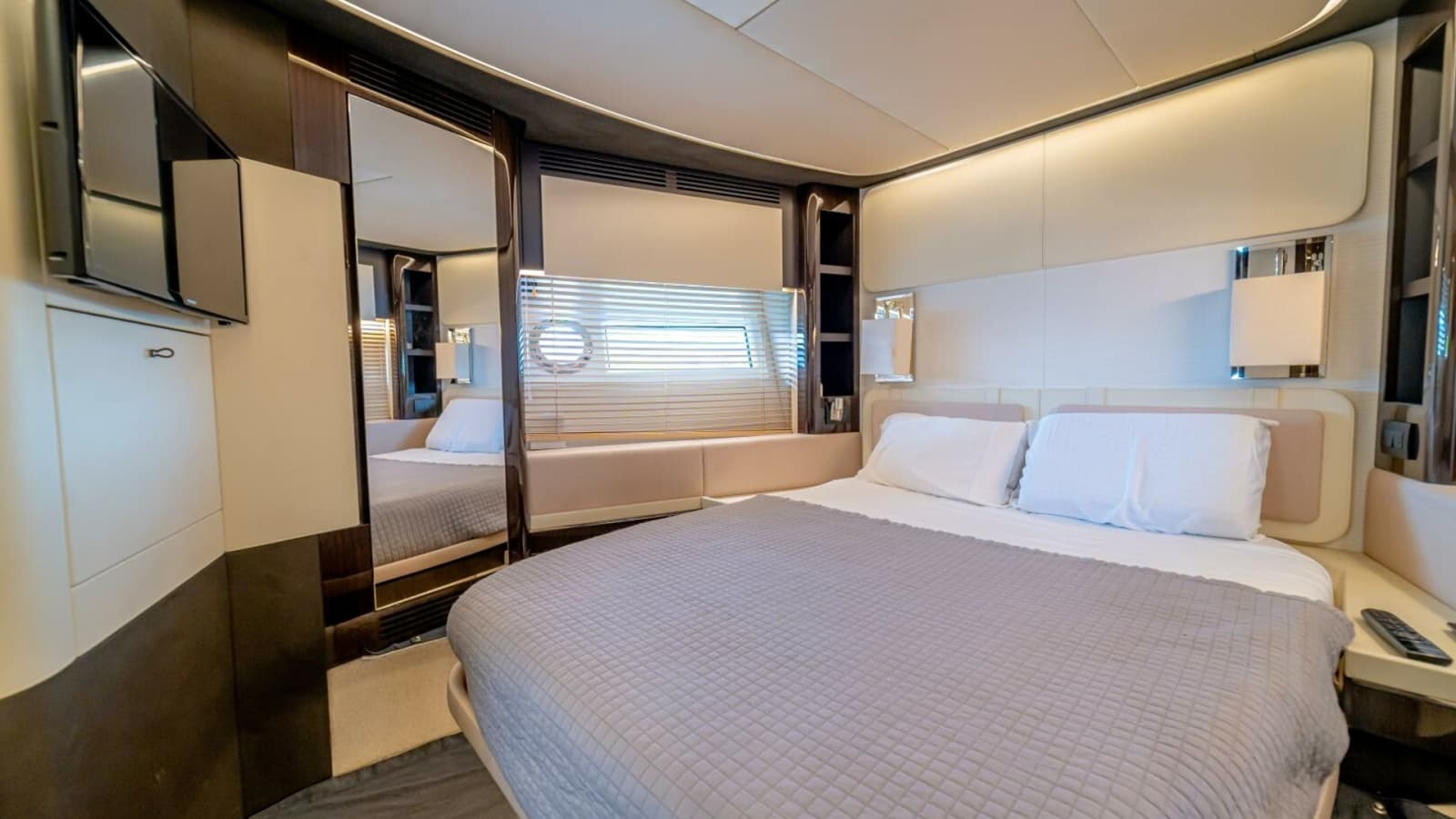 2017 Azimut 77 "Carpe Diem"