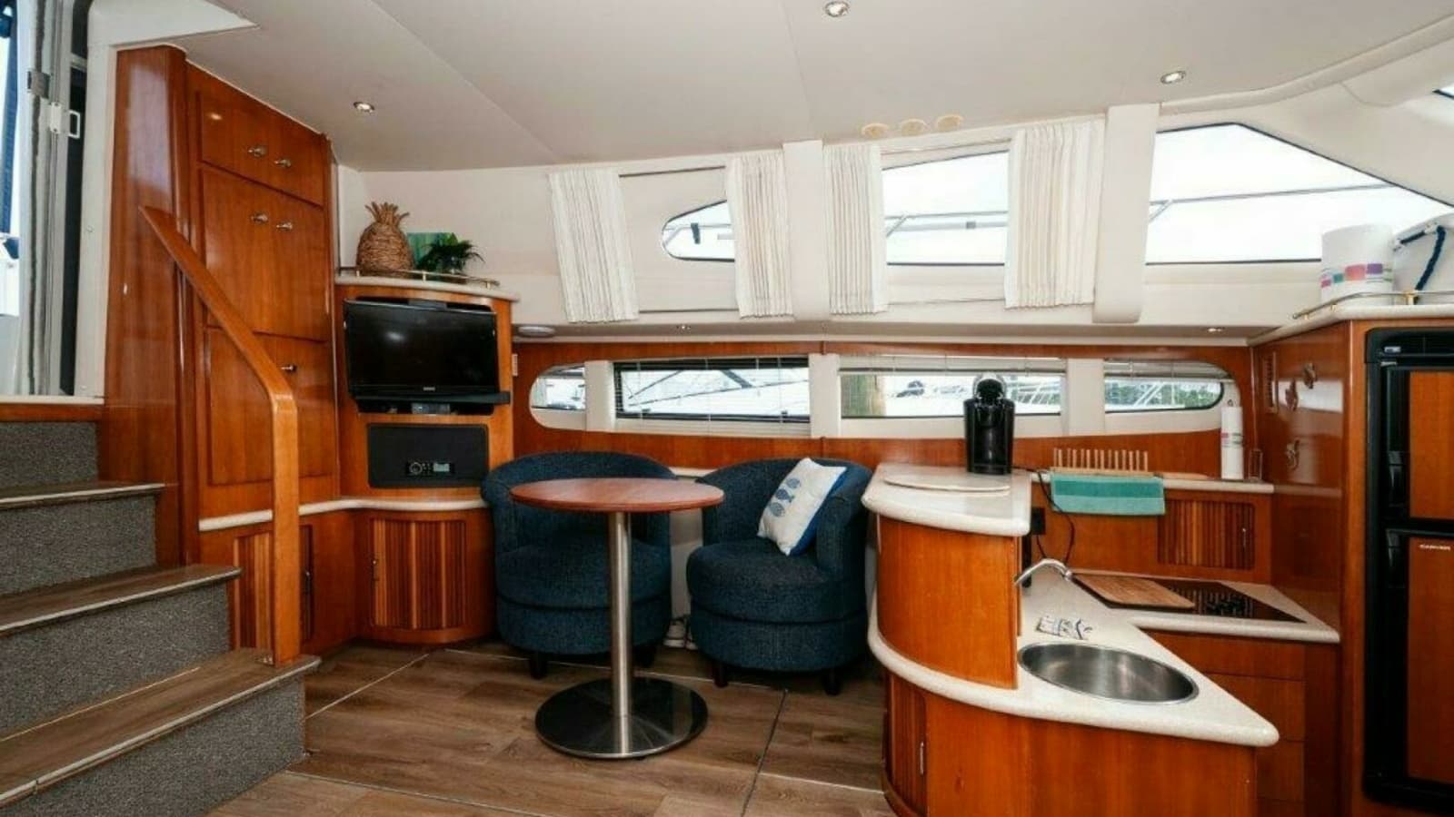 2002 Carver 444 CPMY- Graham's Enterprise