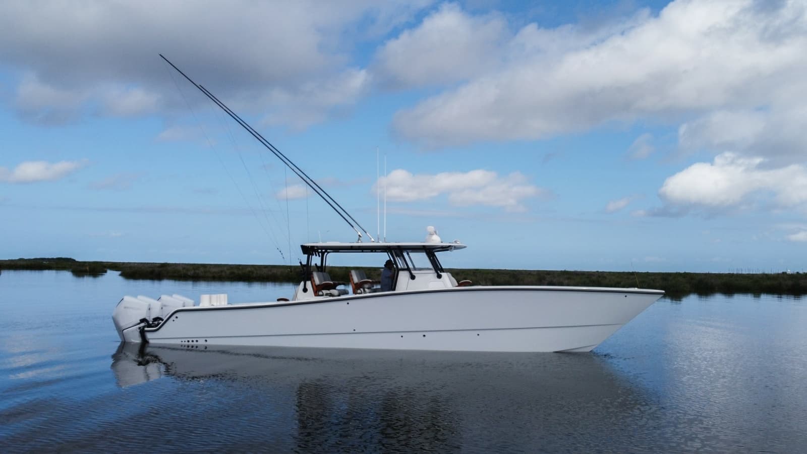 Side Profile of Freeman 42 LR
