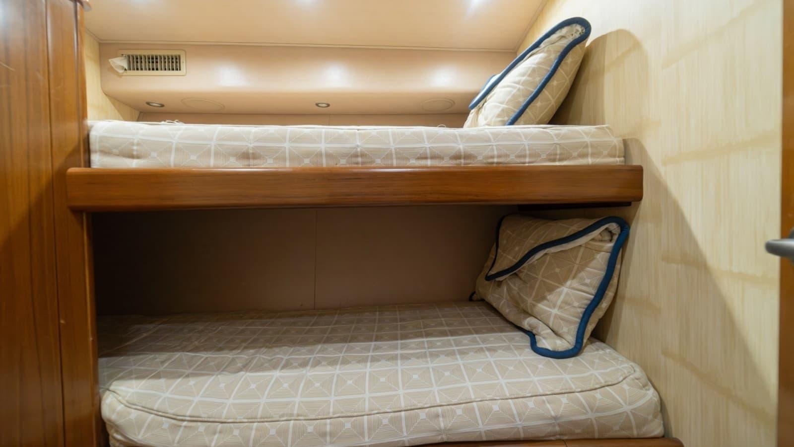 60 Viking Convertible 2012 "Contango"
