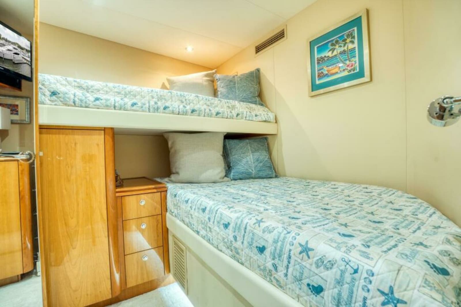2007 Hatteras 80 Enclosed Bridge