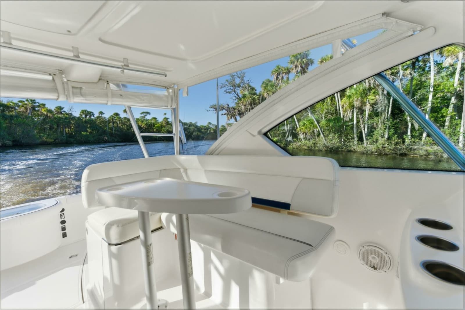 Tiara 31 Serenity- Dinette