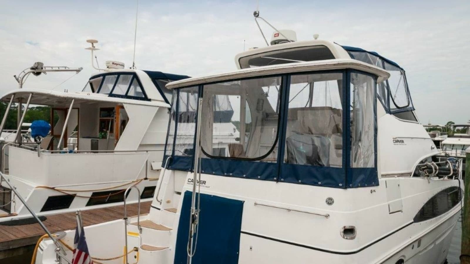 2002 Carver 444 CPMY- Graham's Enterprise