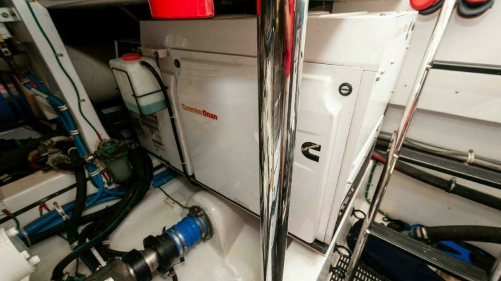 2016 Hatteras GT60 KNOT ON CALL Stbd Generator