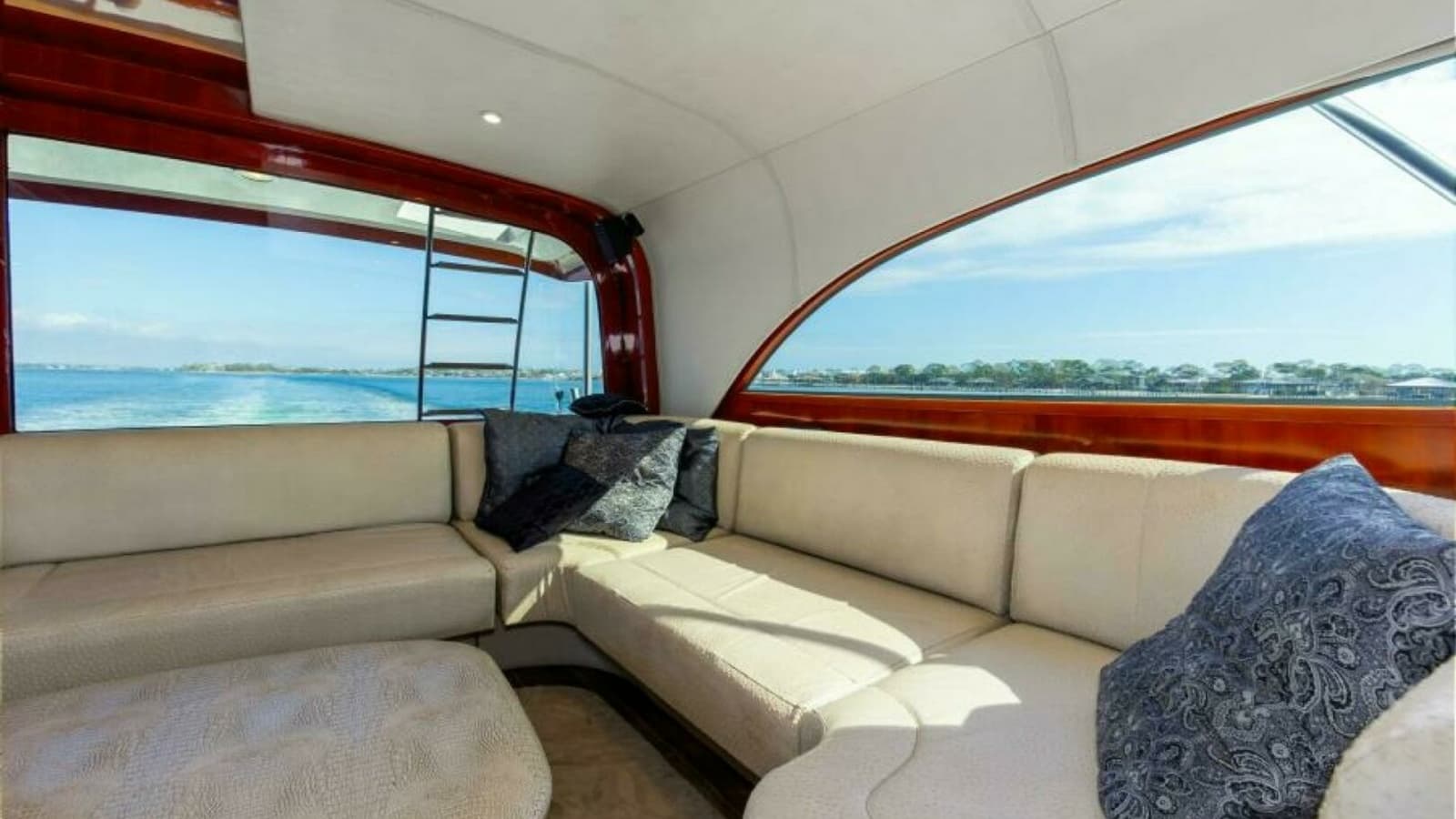 Custom 2004 Ebony - Salony Sportfish - Salon
