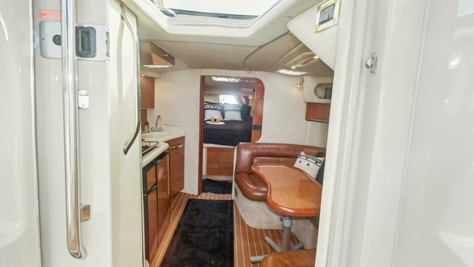 2000 Sea Ray 370 Express Cruiser "Sandie Lee" - Interior Salon with Galley