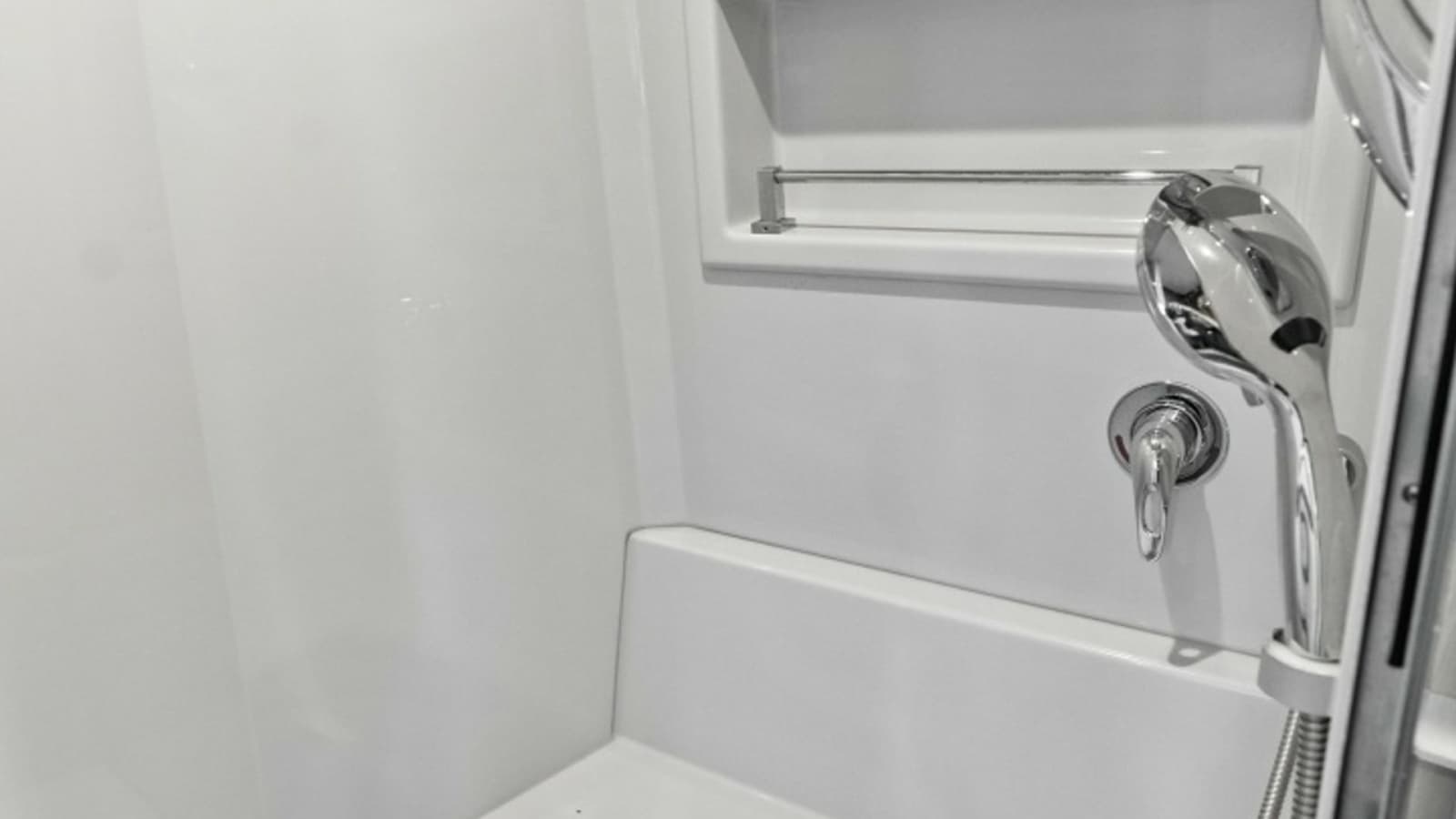 2019 Cruisers Yachts 42 Cantius 'Truly Ineffable'