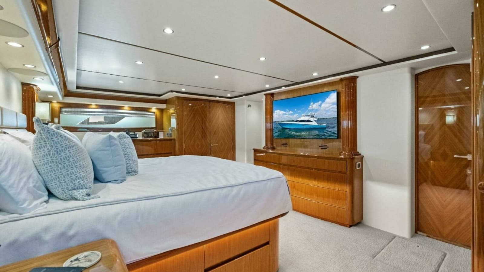 2012 82 Viking Convertible - Lady Di