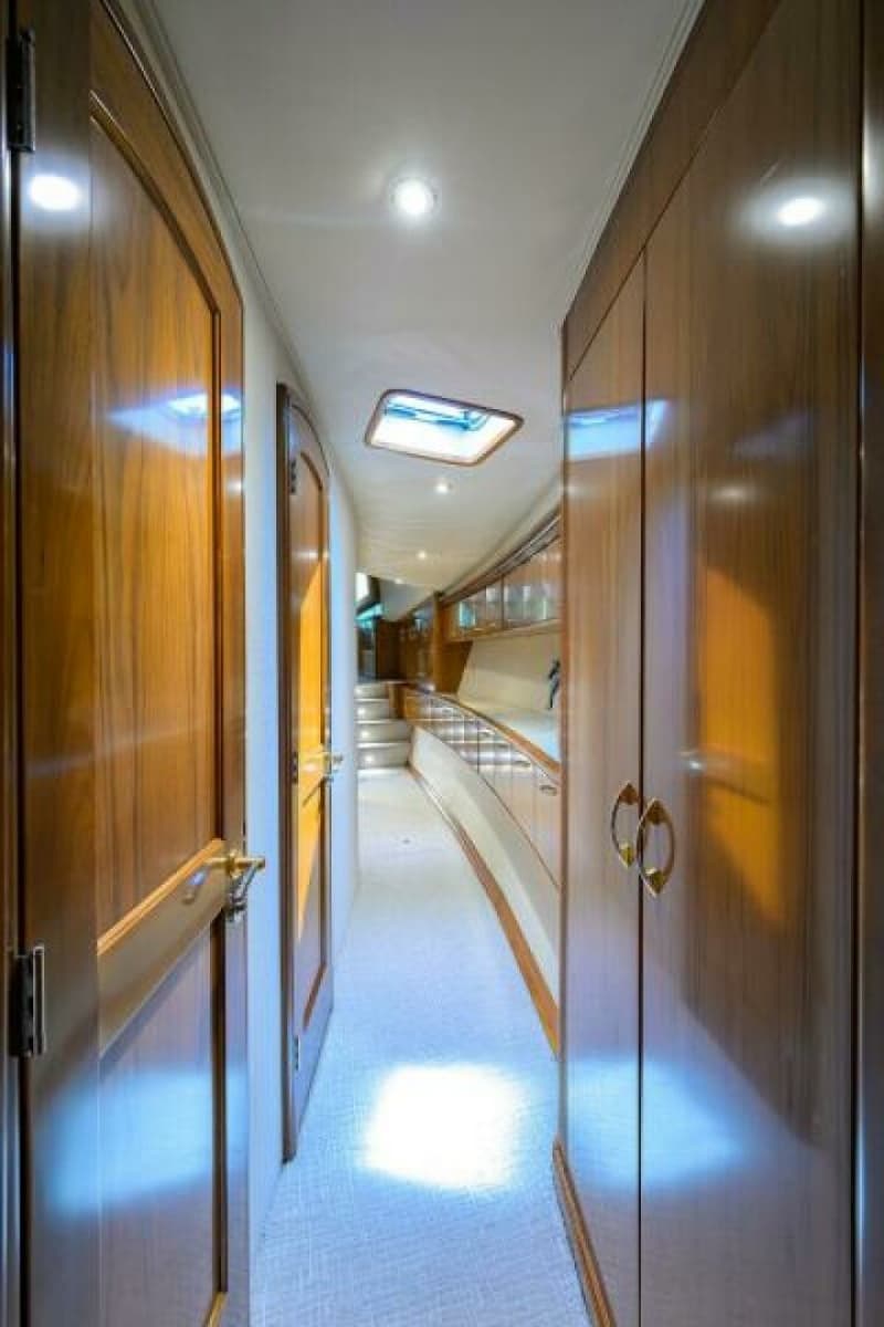 2004 Sea Force IX 82 Enclosed Bridge