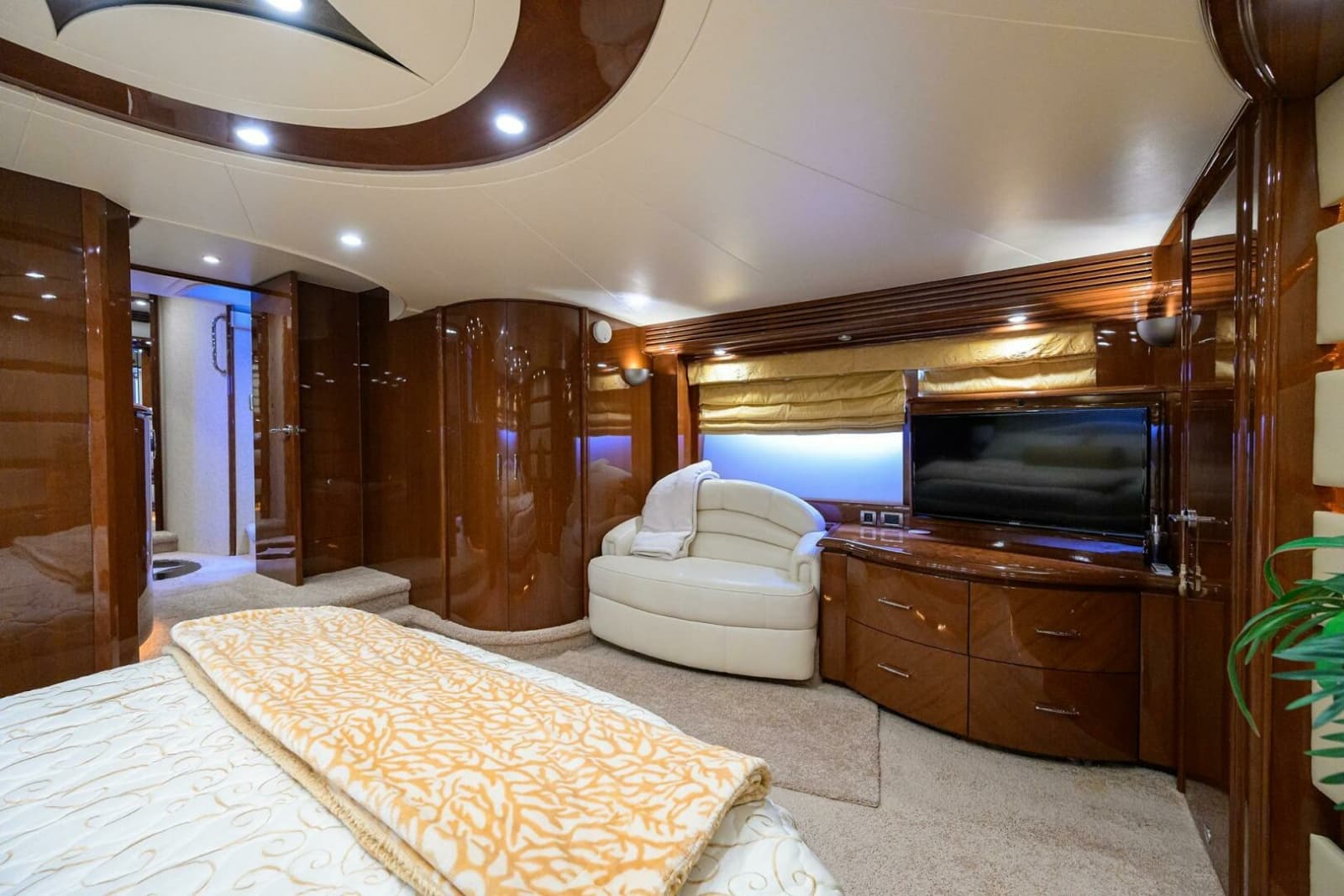 2005 Marquis 65 Motor Yacht