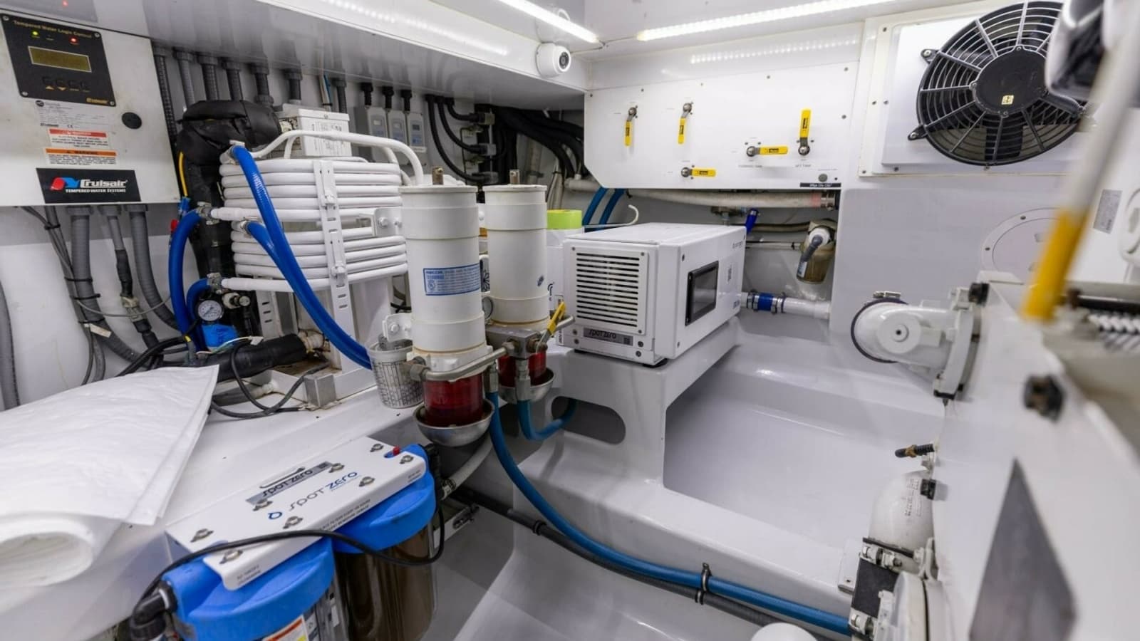 2006 Jim Smith 68 Convertible- Engine Room
