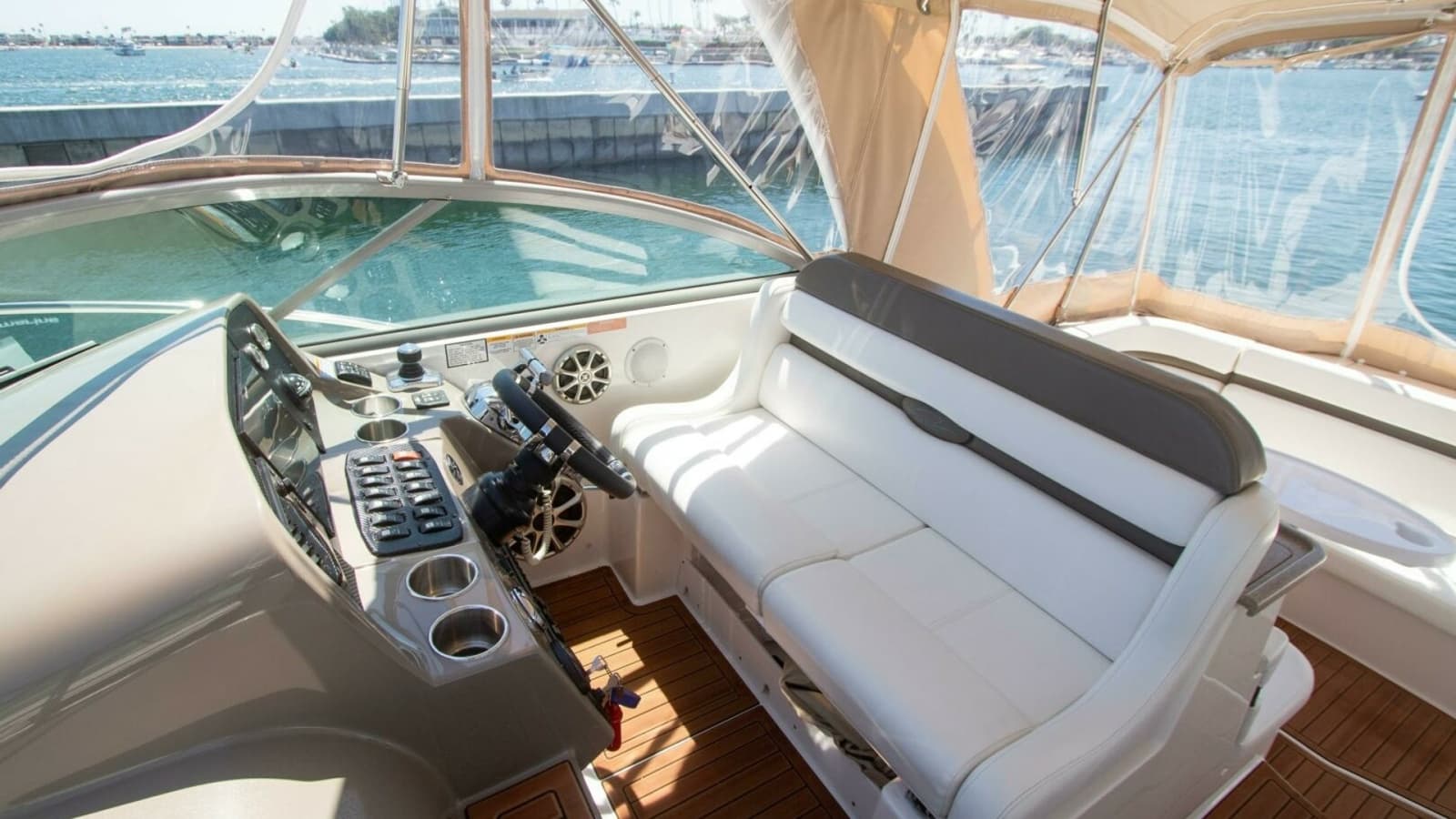2008 Rinker 40 Express Cruiser