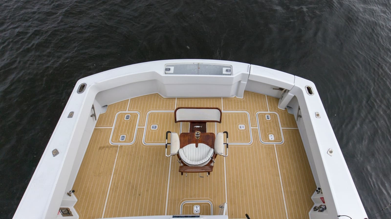1999 Hatteras 60 Enclosed Bridge Better Days Rear Deck (2)
