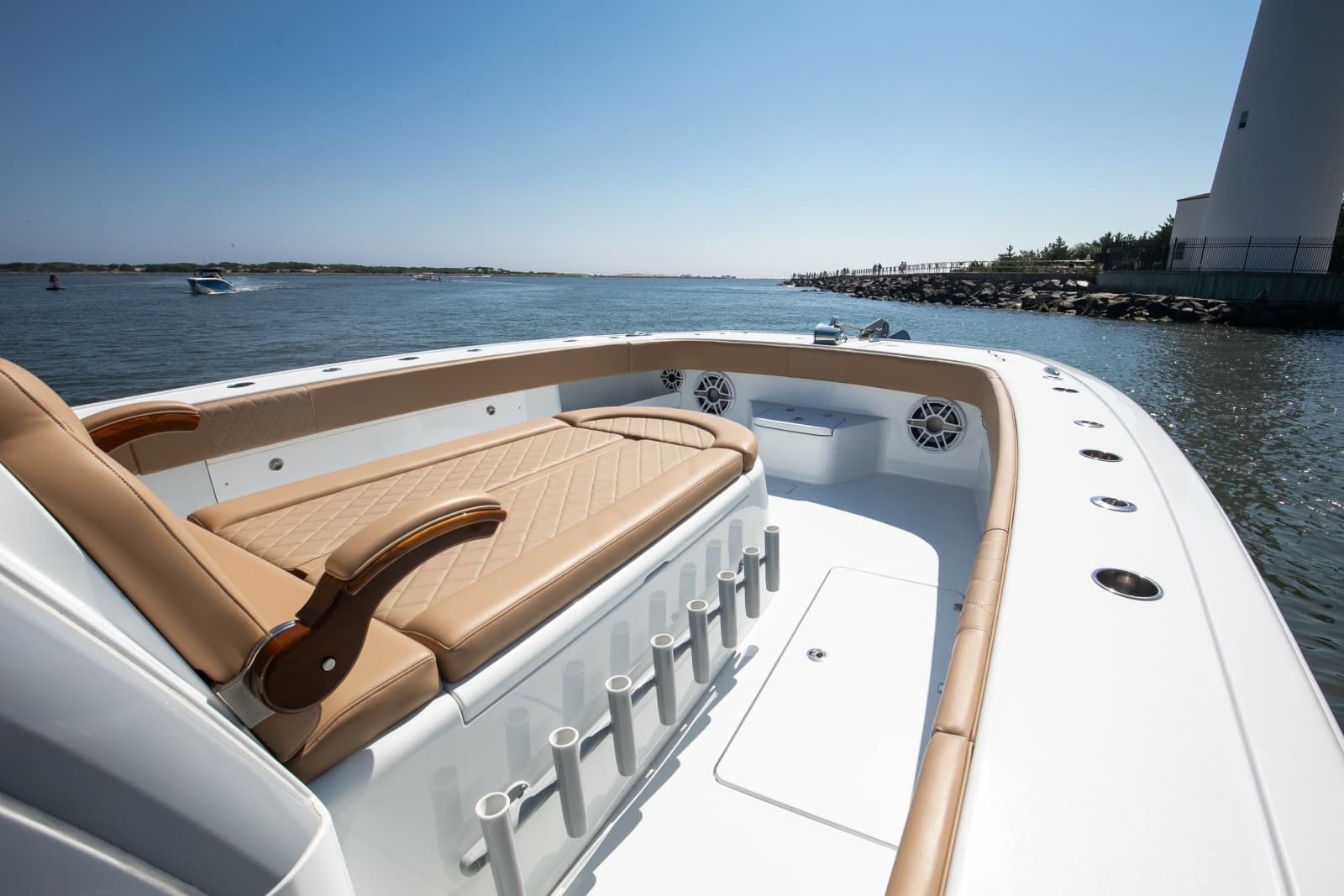 2025 Freeman 43 Center Console