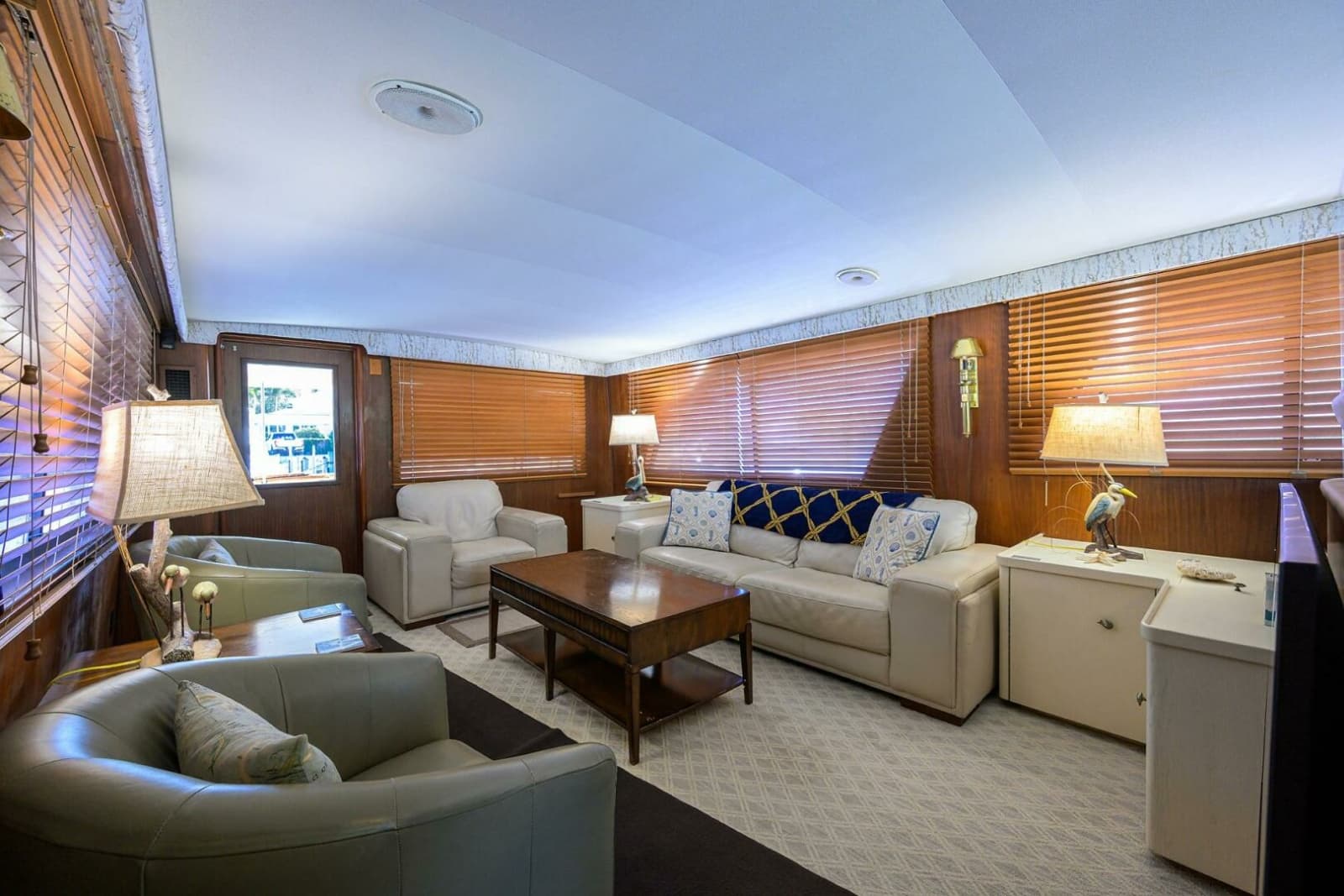 Hatteras 63 - Phantom - Salon