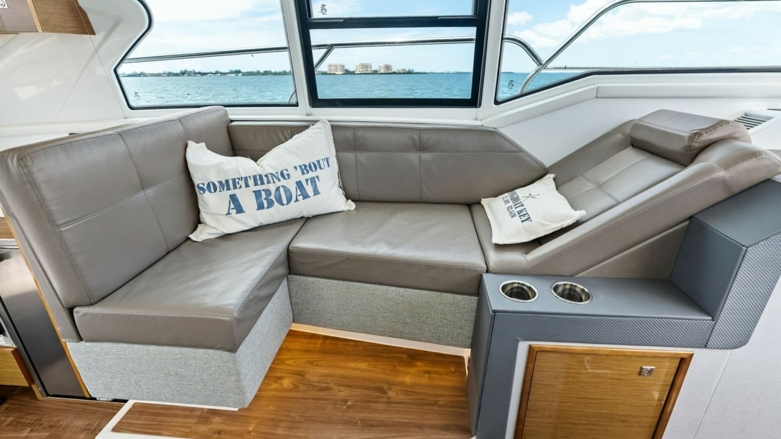 2019 Cruisers Yachts 42 Cantius 'Truly Ineffable'