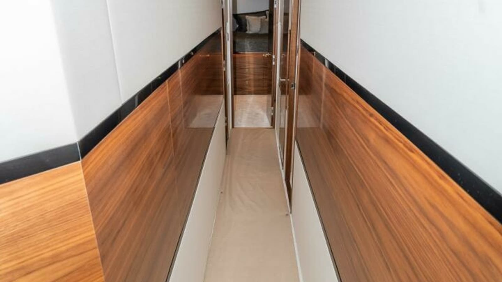 2025 Viking 90C "Zatara"