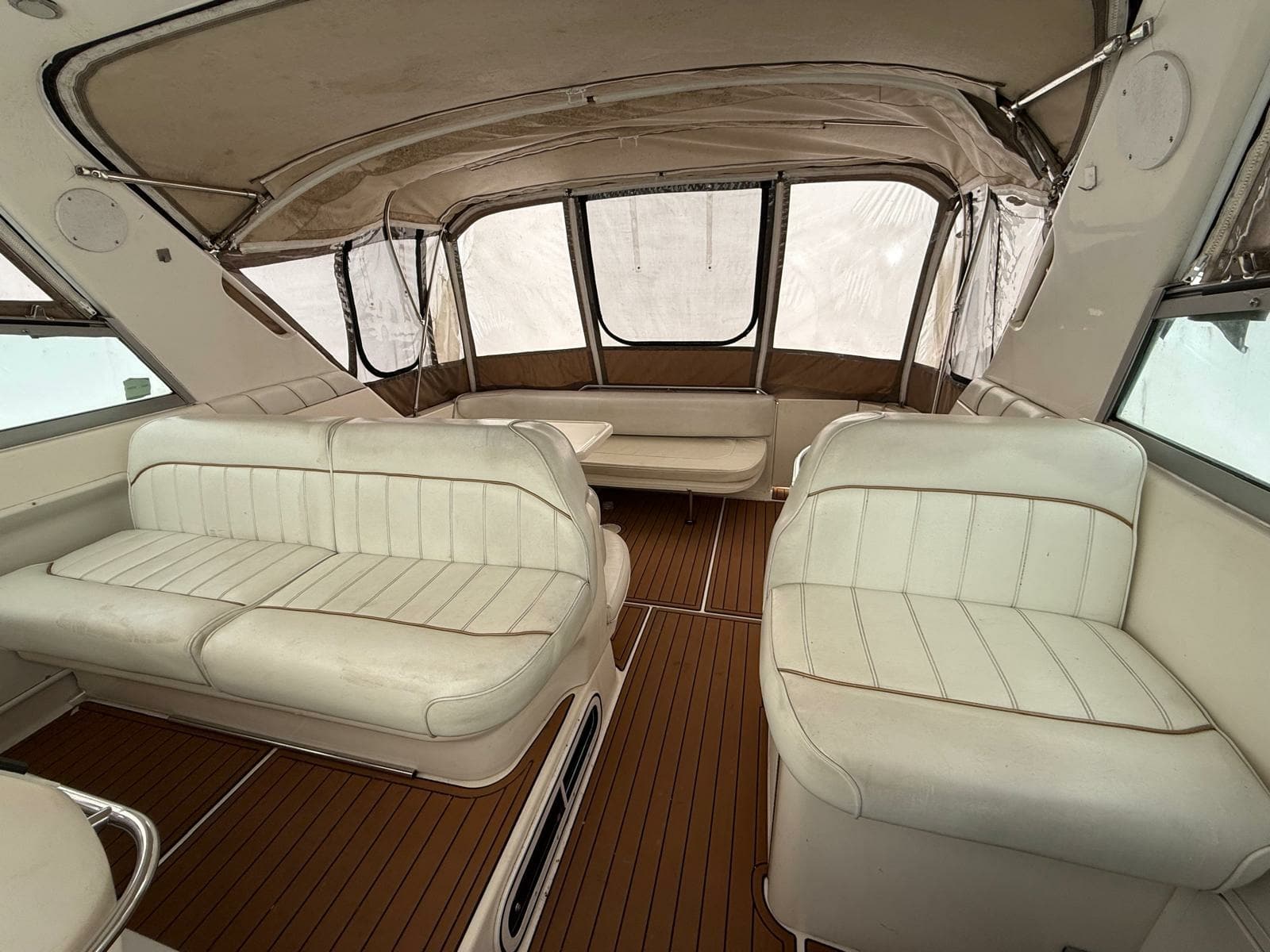 1997 Sea Ray 330 Sundancer 33