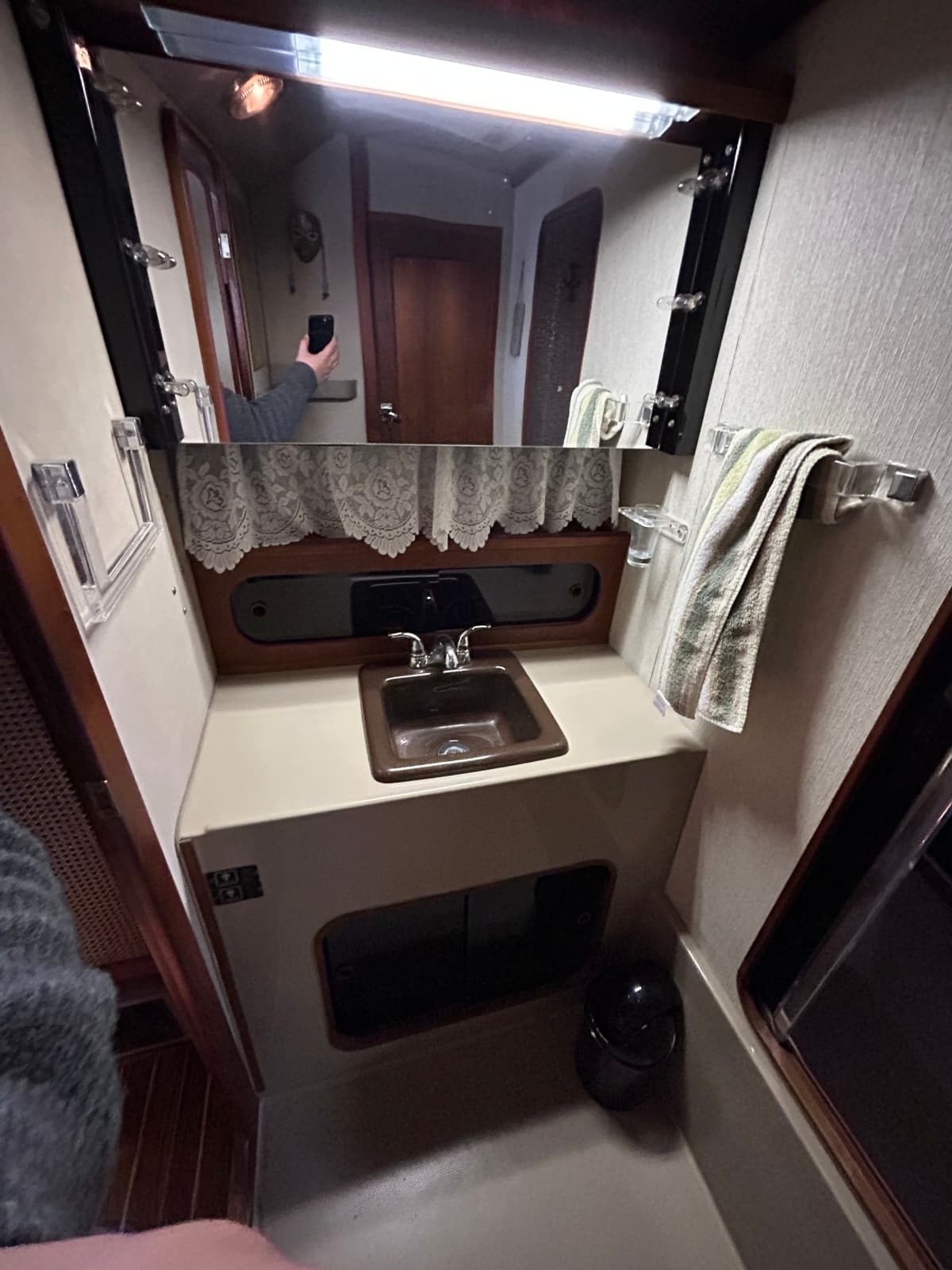 1985 Bayliner  3870