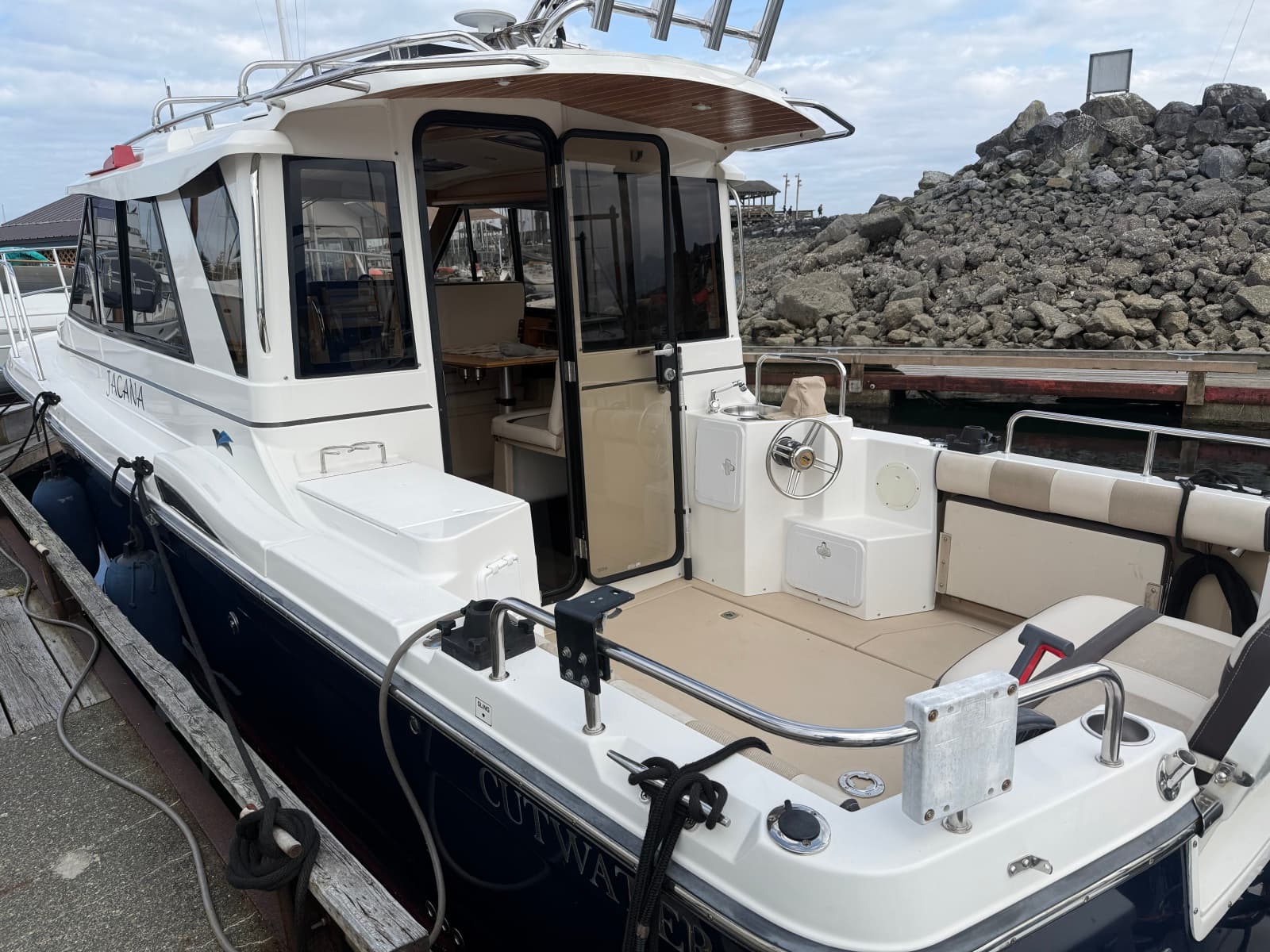 2015 Cutwater C-28 28