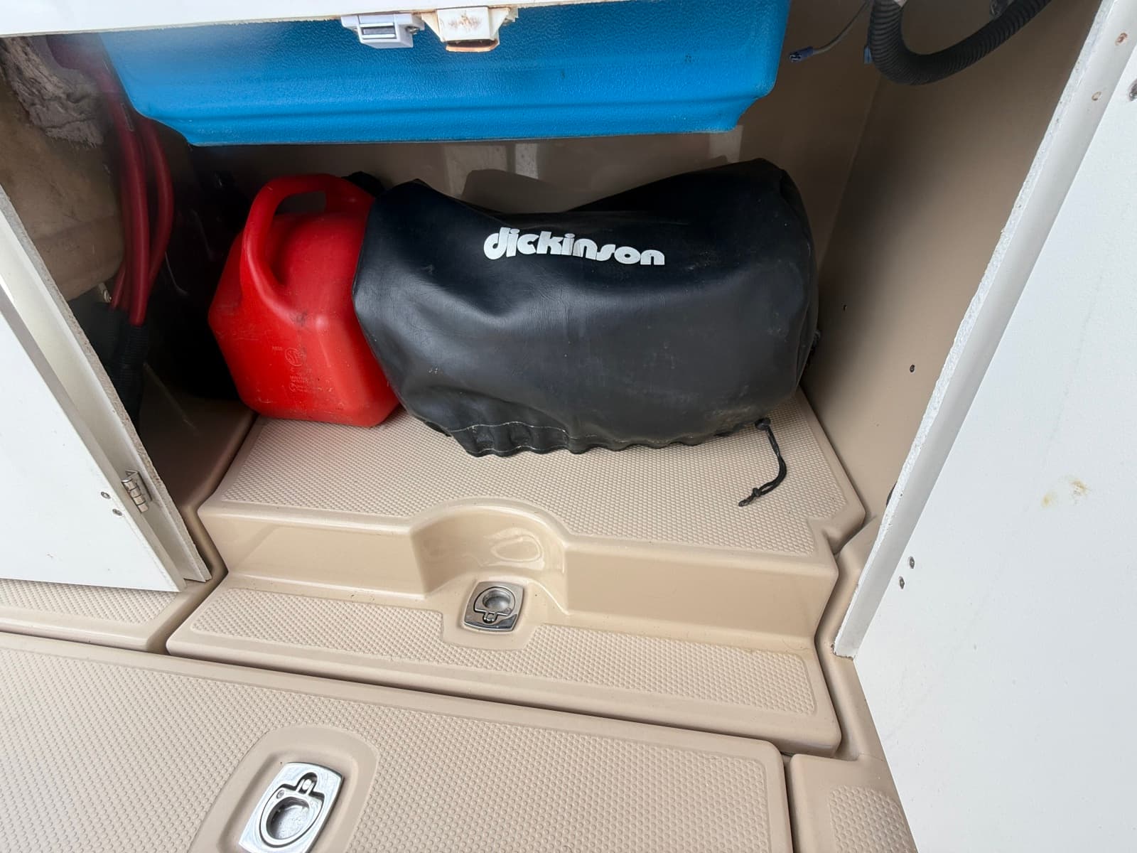 2015 Cutwater C-28 28