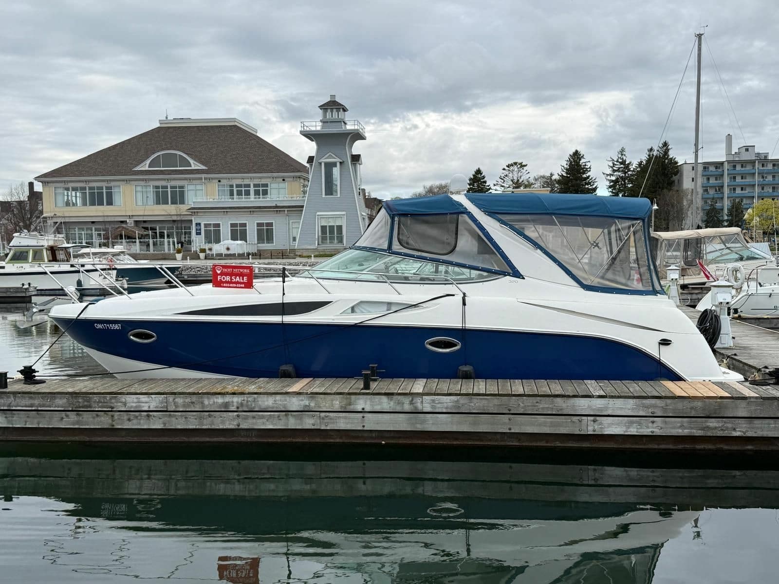 2008 Bayliner 320 Express Cruiser