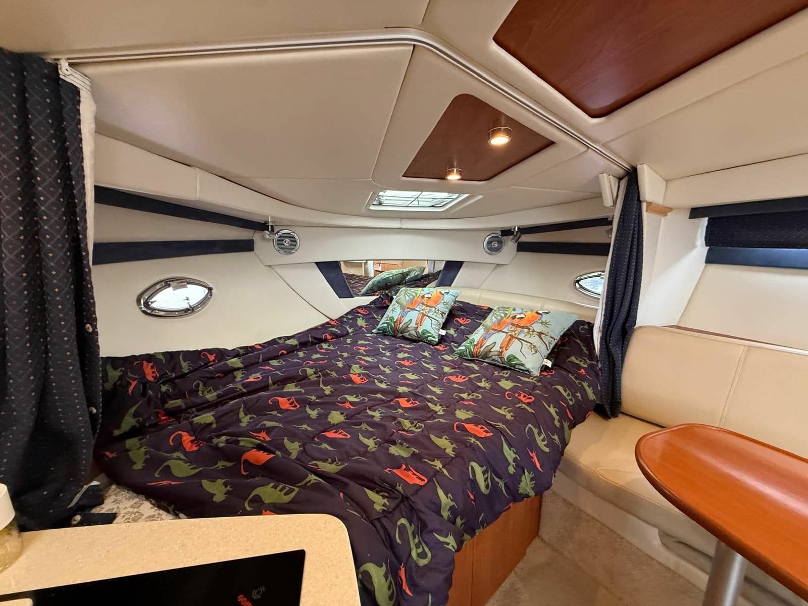 2008 Bayliner 320 Express Cruiser 32
