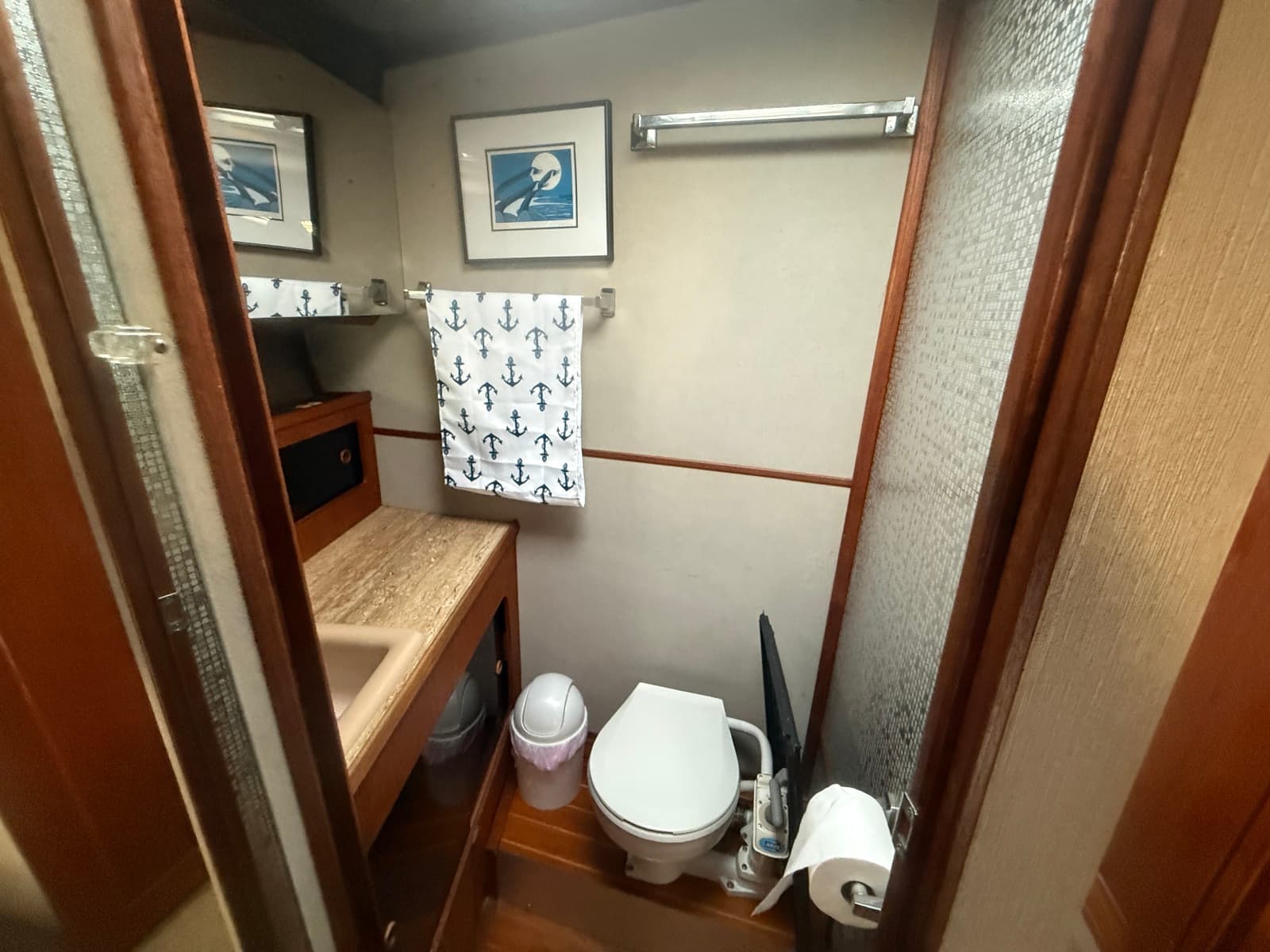 1985 Bayliner 3870 Motoryacht 38