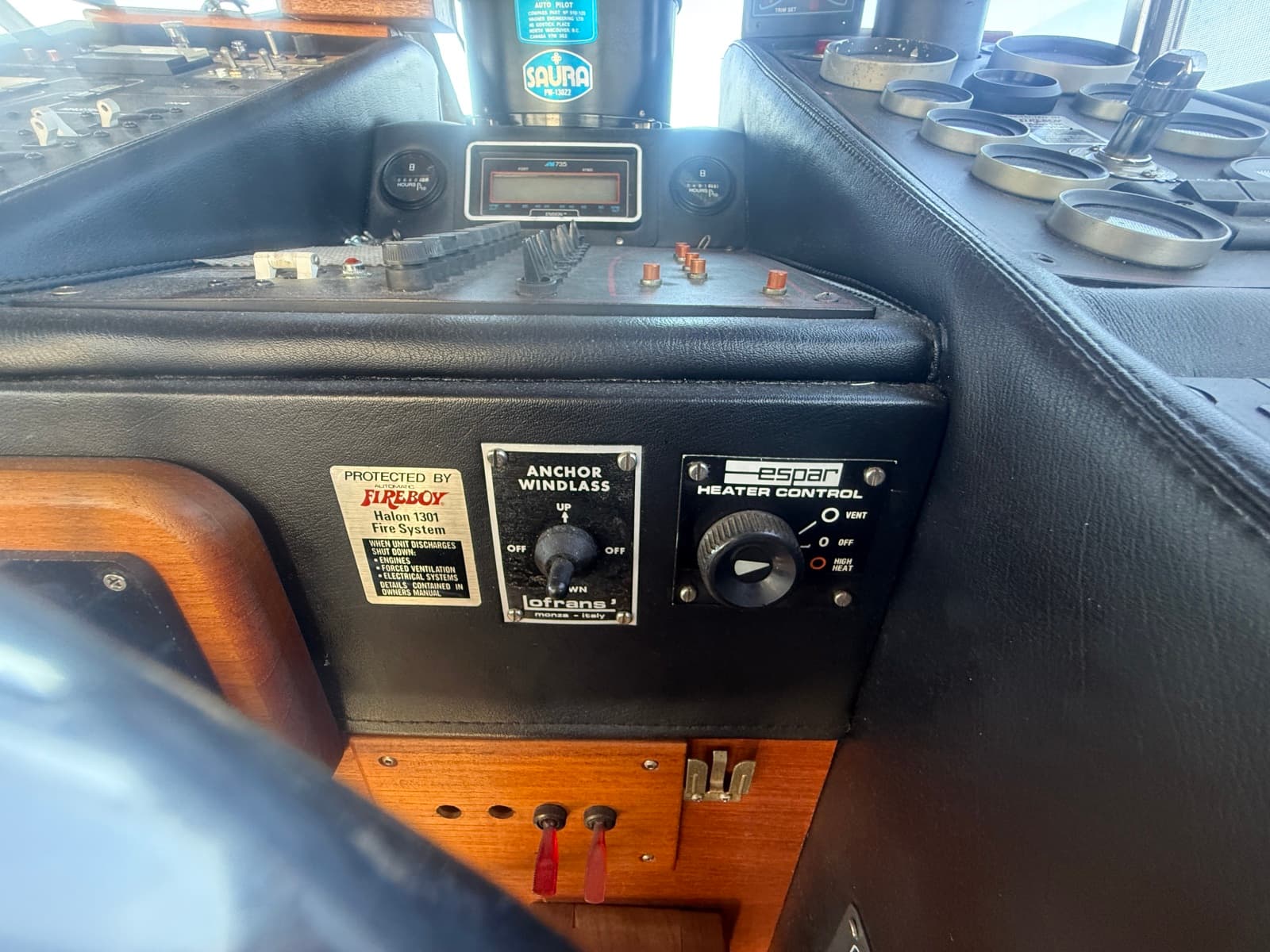 1985 Bayliner 3870 Motoryacht 38