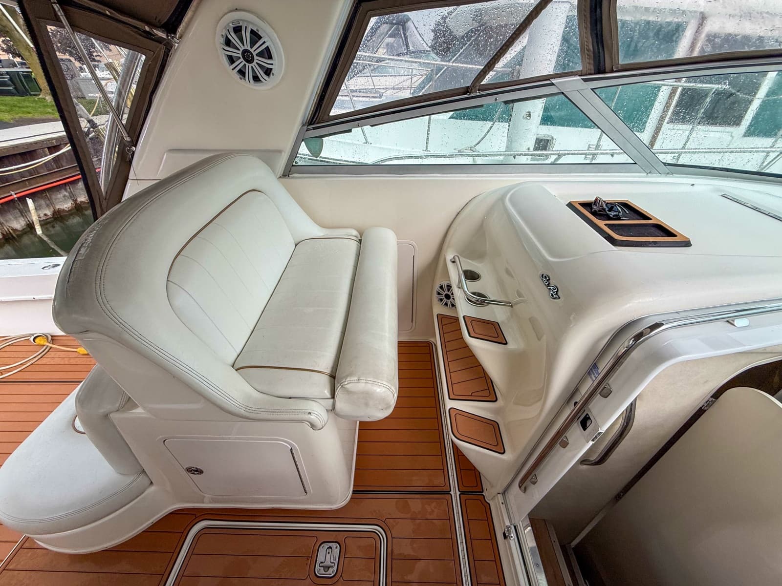 1997 Sea Ray 330 Express Cruiser