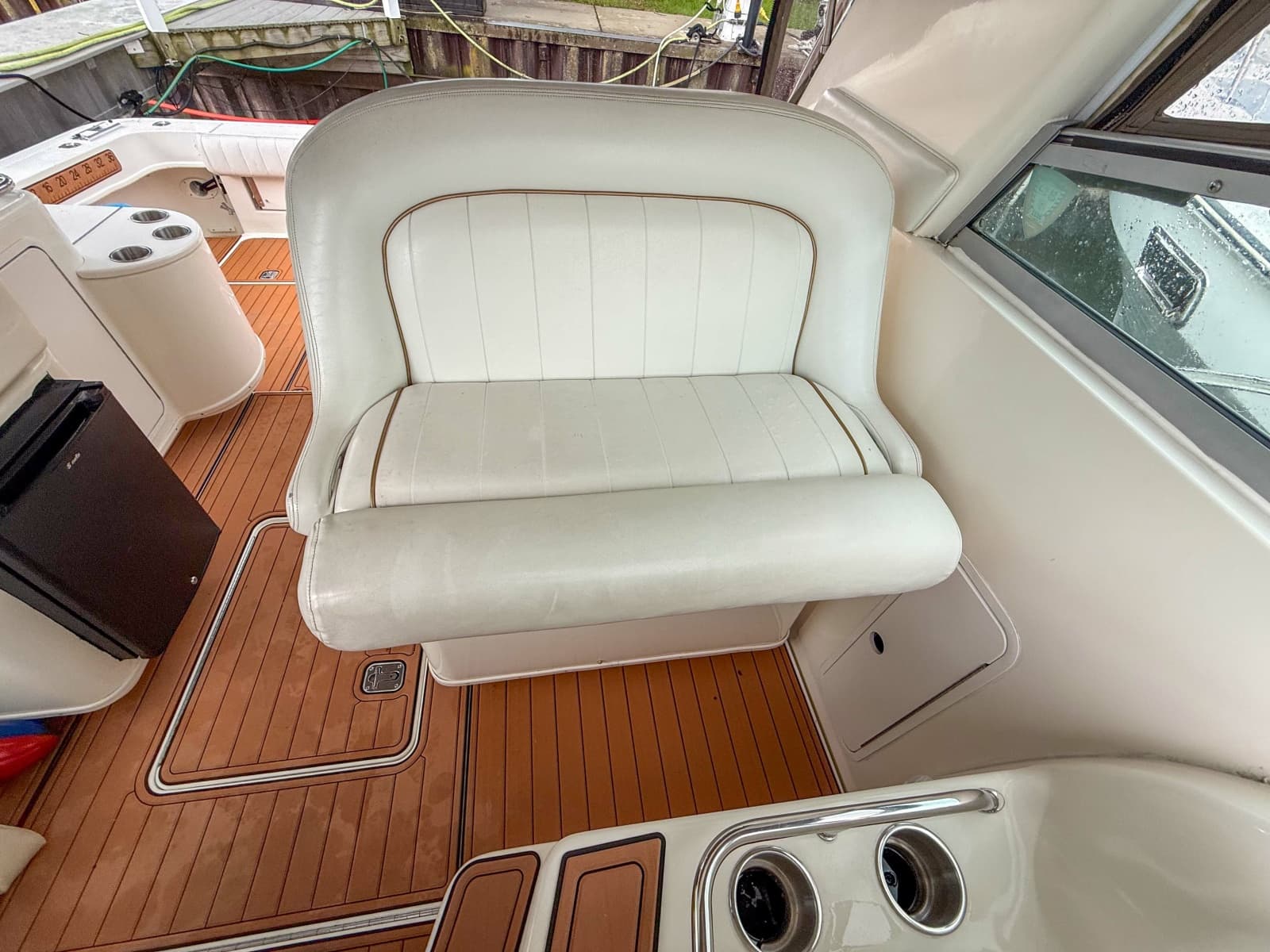 1997 Sea Ray 330 Express Cruiser