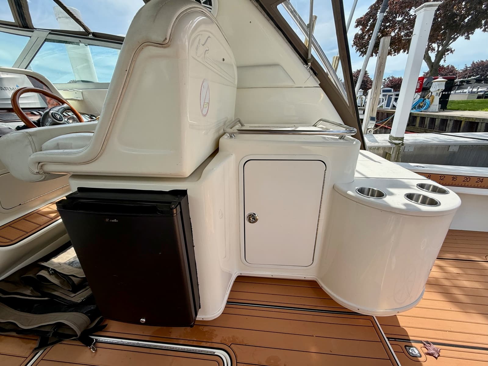 1997 Sea Ray 330 Express Cruiser