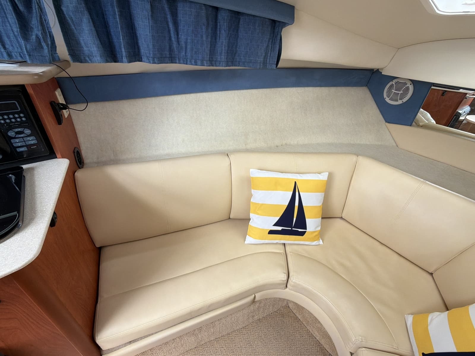 2007 Bayliner 245