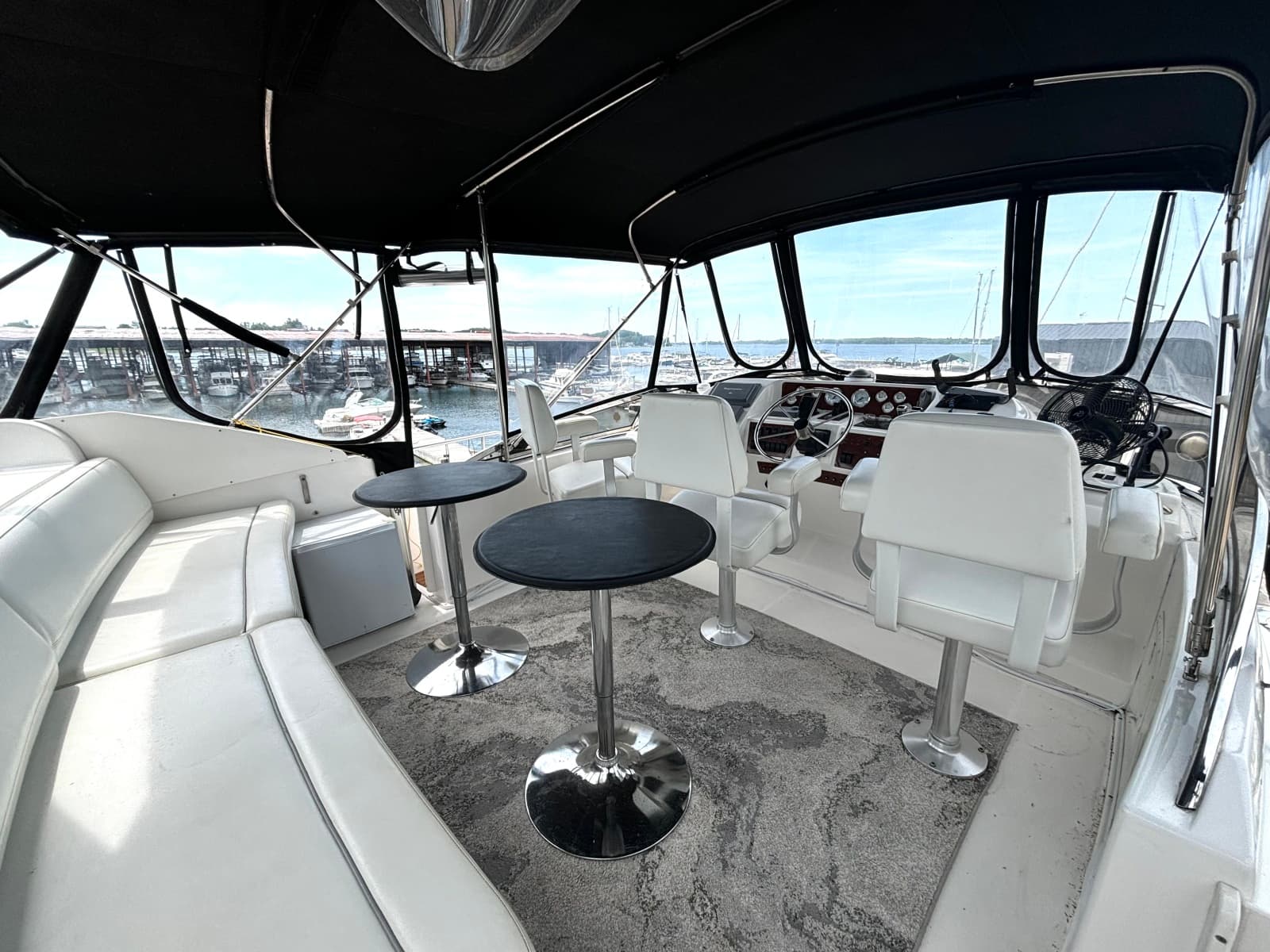 1999 Silverton 453 Motor Yacht
