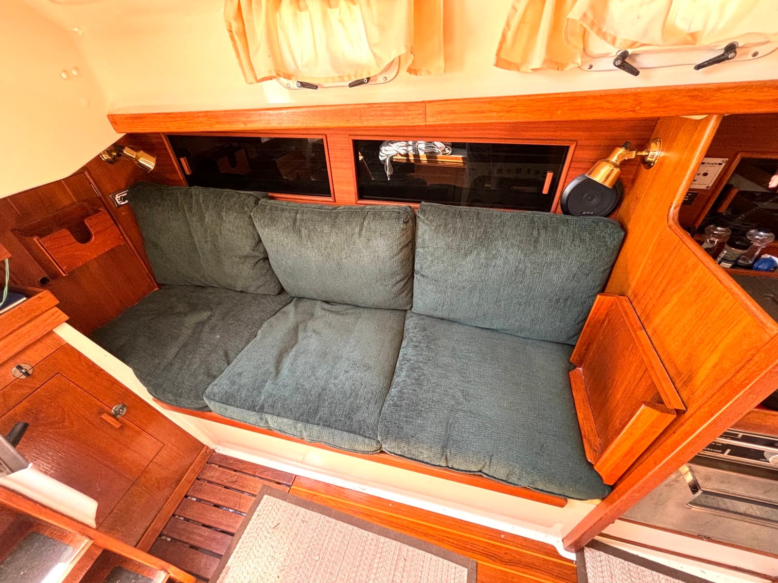 1985 Nonsuch 30 Ultra 30