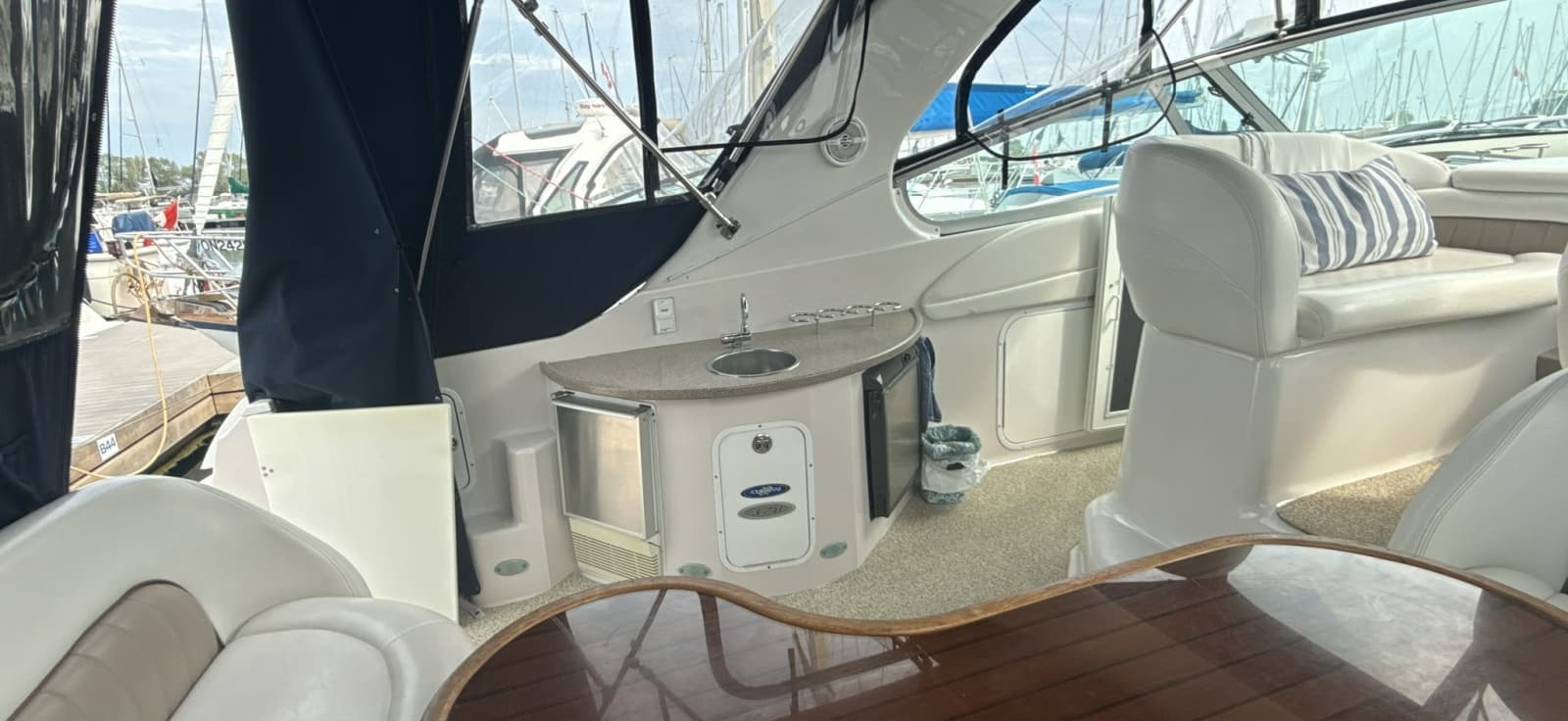 2005 Four Winns 378 Vista