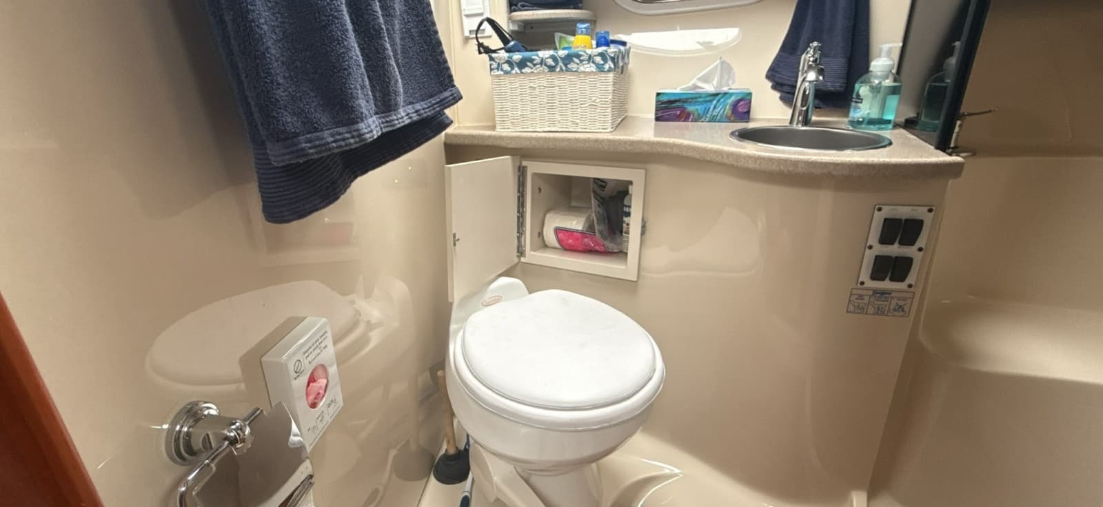 2005 Four Winns 378 Vista
