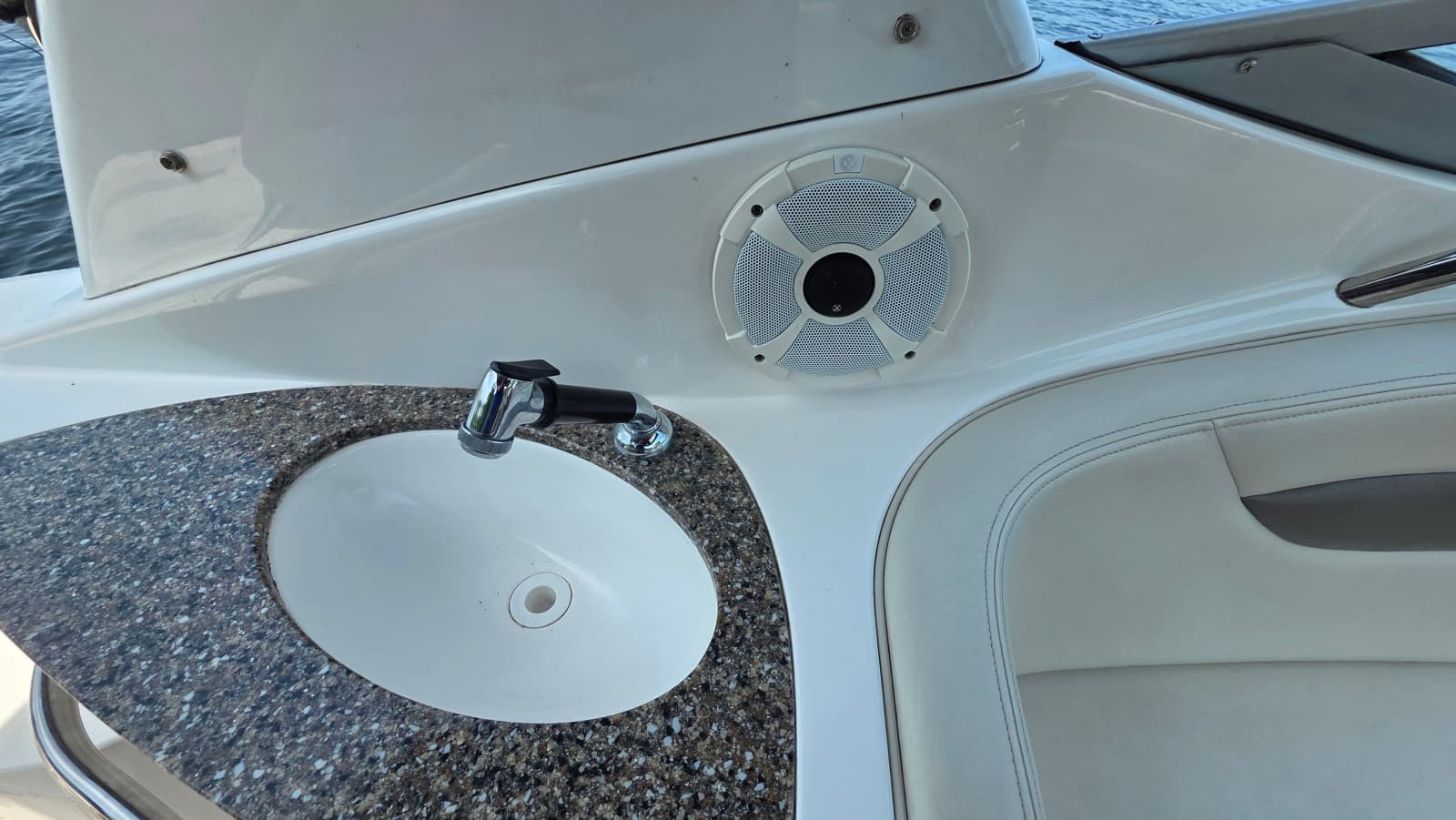 2011 Chaparral 270 Signature