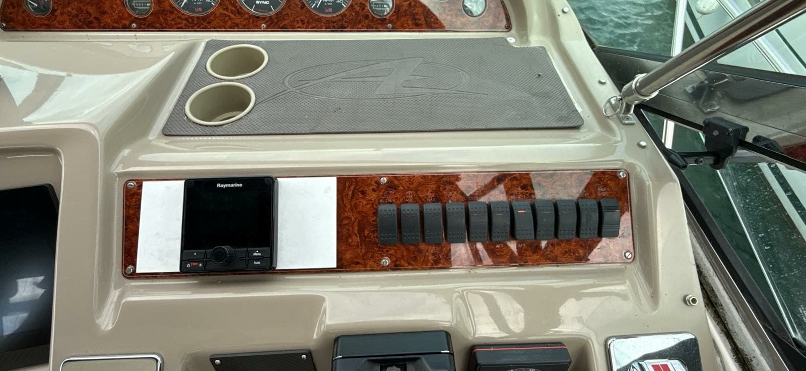 1998 Bayliner  4085 Avanti